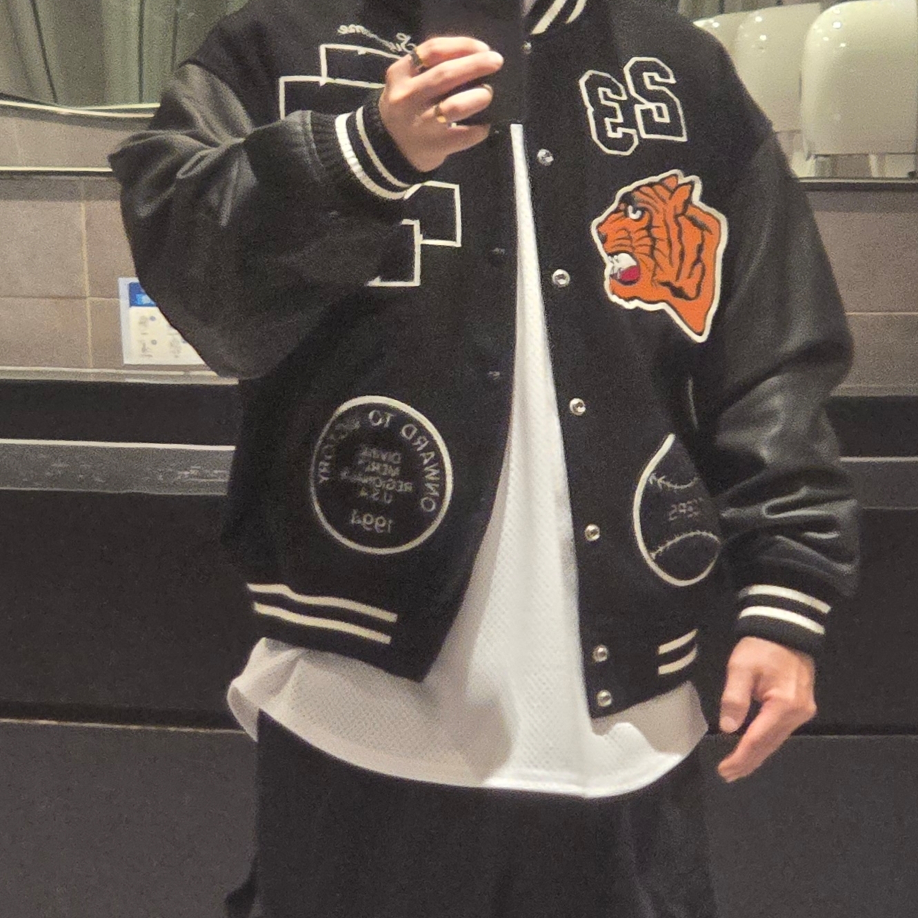 Supreme Tiger Varsity Jacket Black - 23FW, Supreme S Logo Baseball Henley White - 25SS 착용 스타일