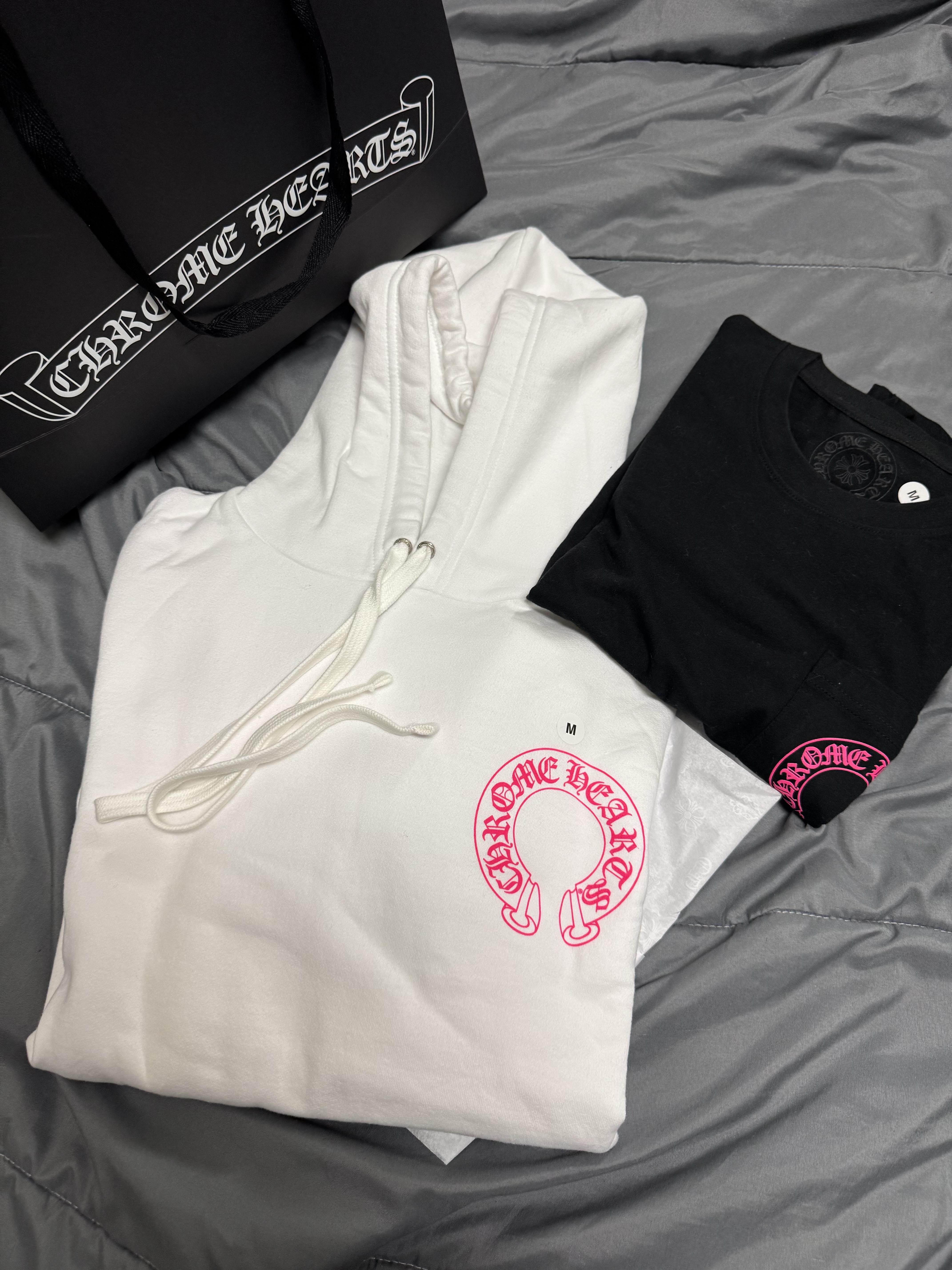 Chrome Hearts Horseshoe Logo Long Sleeve T-Shirt Black Pink 착용 스타일 - 1