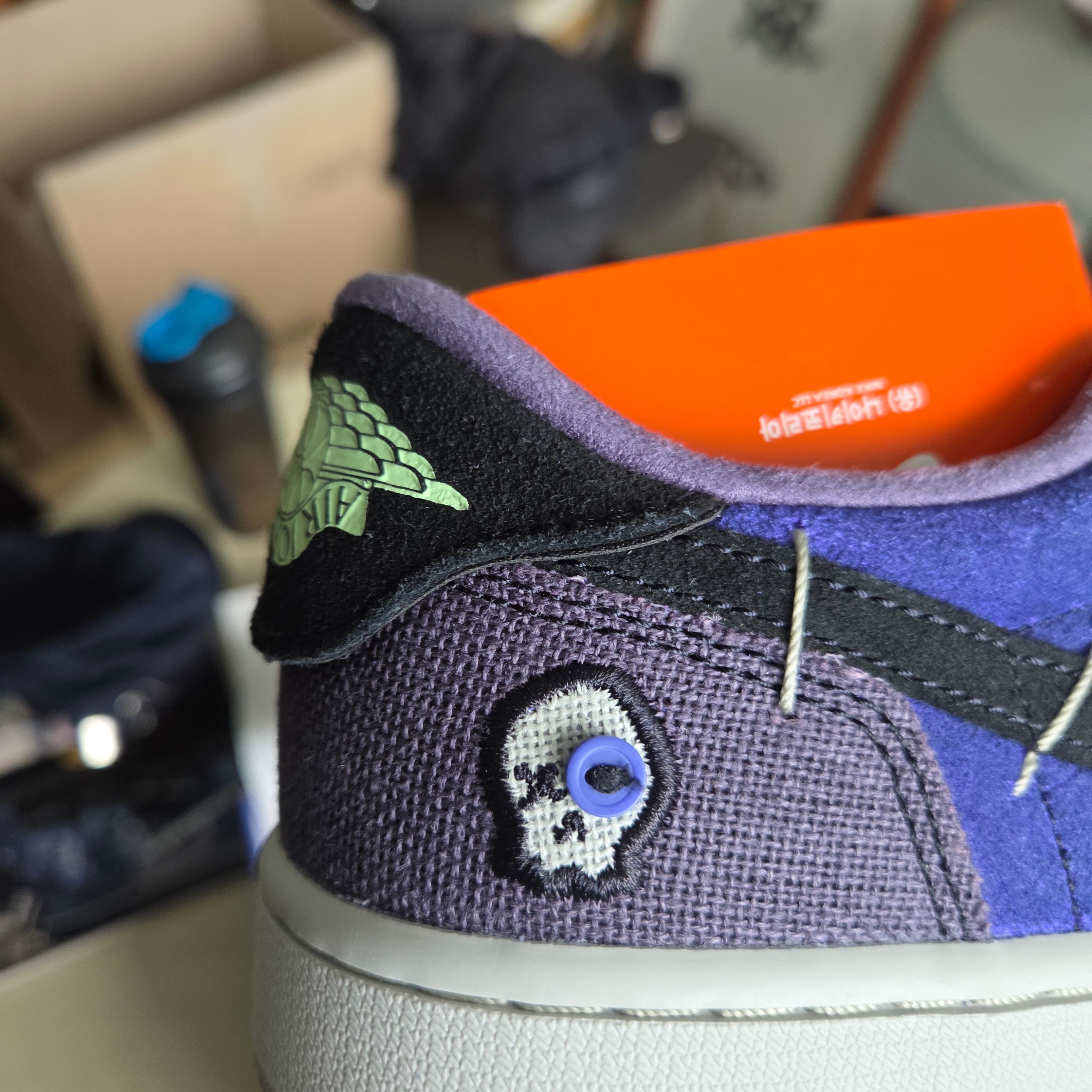 Jordan 1 x Zion Williamson Retro Low OG Regency Purple and Dark Raisin 착용 스타일 - 2