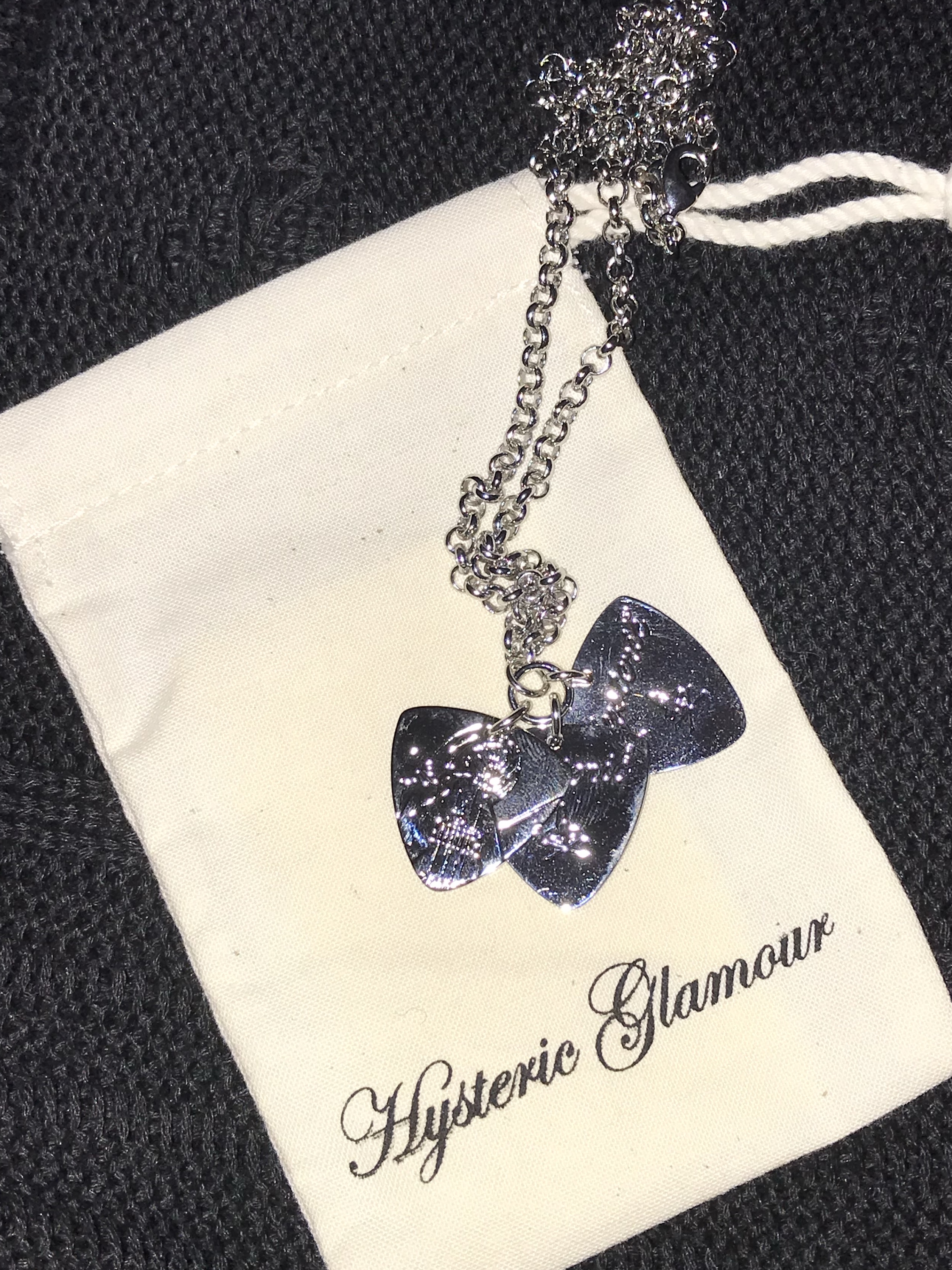 (W) Hysteric Glamour On Skull Pick Necklace Silver 착용 스타일 - 1