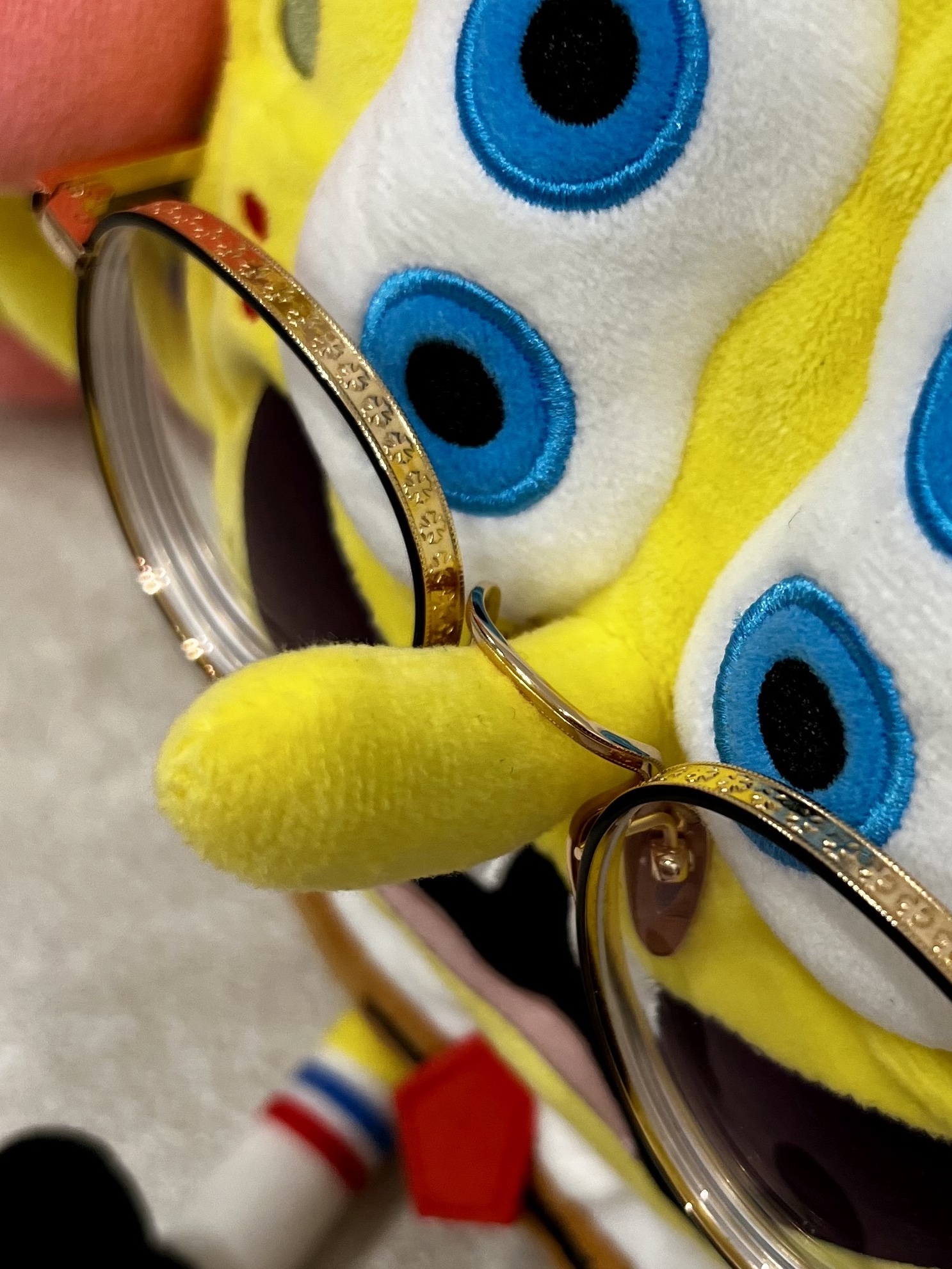 Uniqlo UT x CPFM x SpongeBob Plush Toy SpongeBob, Chrome Hearts Thick Gold Plated Matte Gold Plated 착용 스타일 - 1