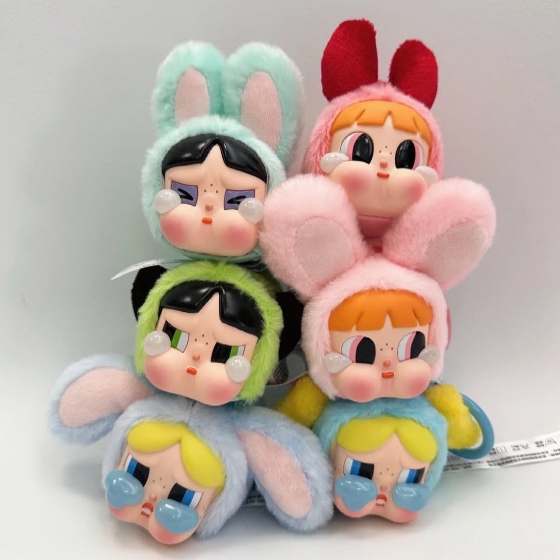 Pop Mart Crybaby x Powerpuff Girls Series Keyring Buttercup (Opened Case), Pop Mart Crybaby x Powerpuff Girls Series Keyring Bunny Blossom (Opened Case) 착용 스타일