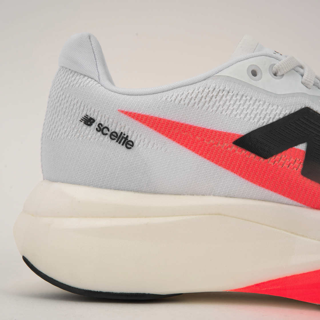 (W) 뉴발란스 퓨어셀 SC 엘리트 v5 얼젠트 레드 화이트 블랙 - D 와이드((W) New Balance FuelCell SC Elite v5 Urgent Red White Black - D Wide) - 8