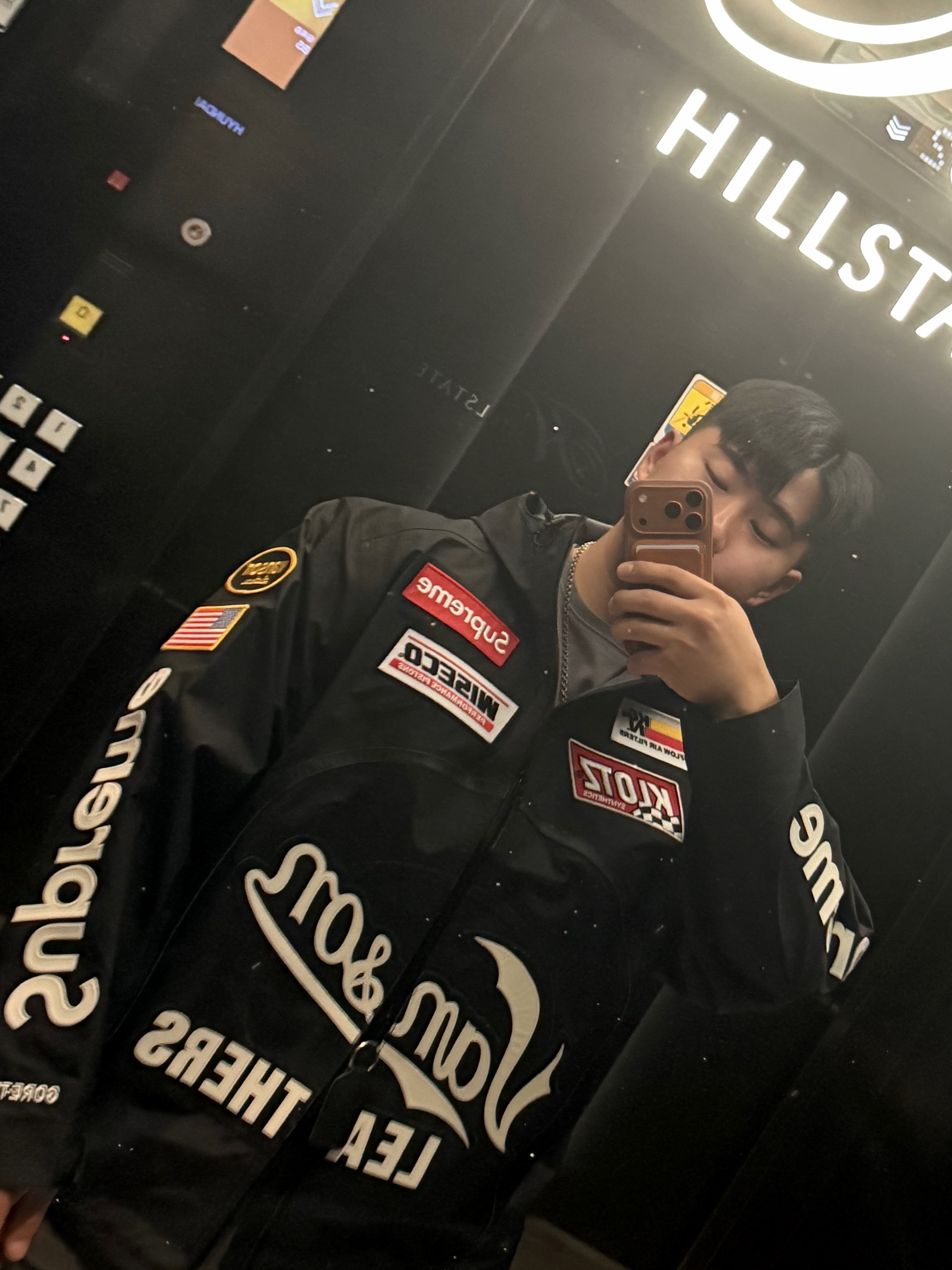 Supreme x Vanson Leathers Gore-Tex Shell Jacket Black - 25FW, Apple iPhone 17 Pro 1TB Cosmic Orange 착용 스타일