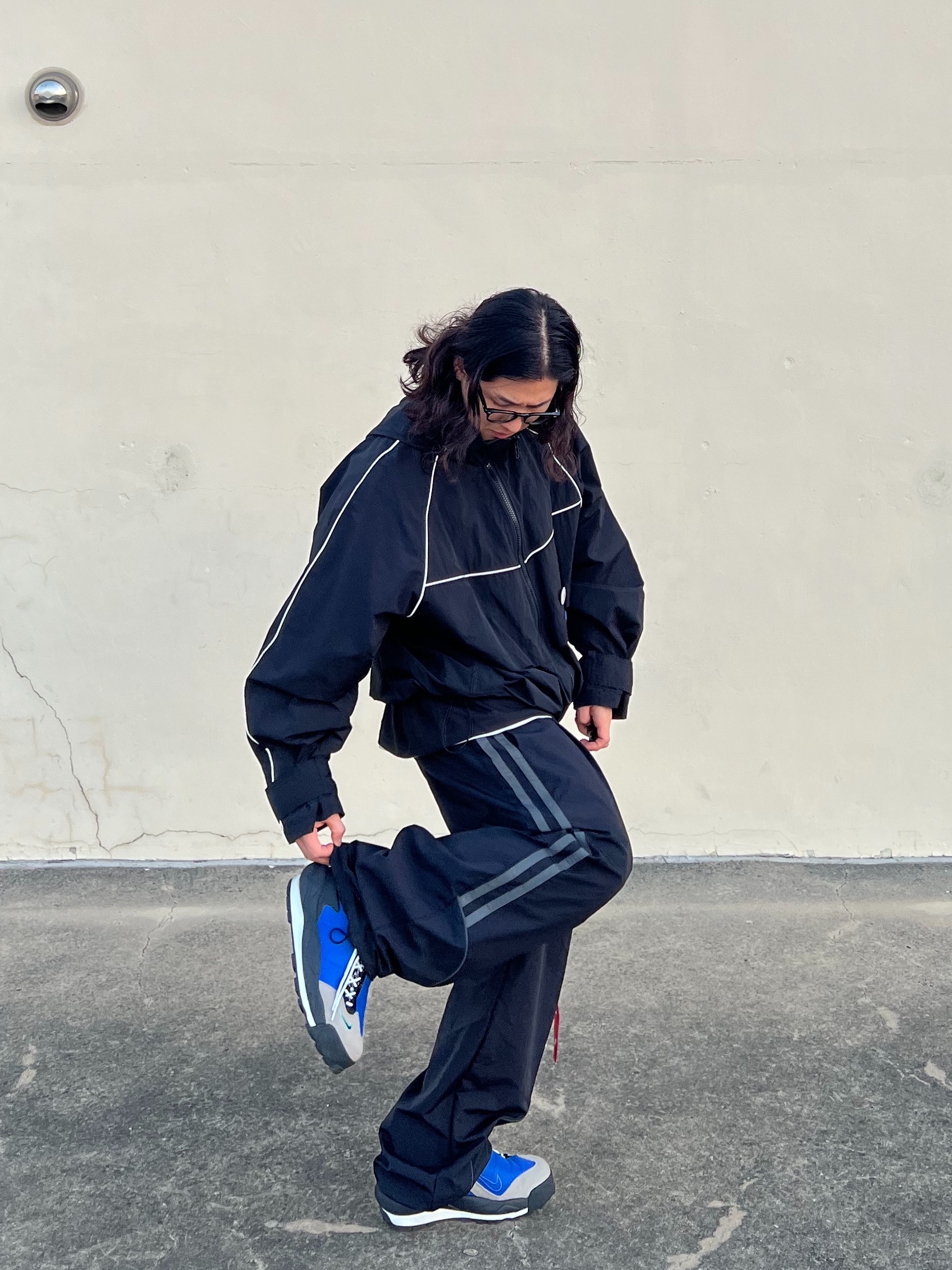 Nike x Sacai Magmascape SP Varsity Royal, Farfromwhat Far Pin Button & Safety Pin 착용 스타일 - 4