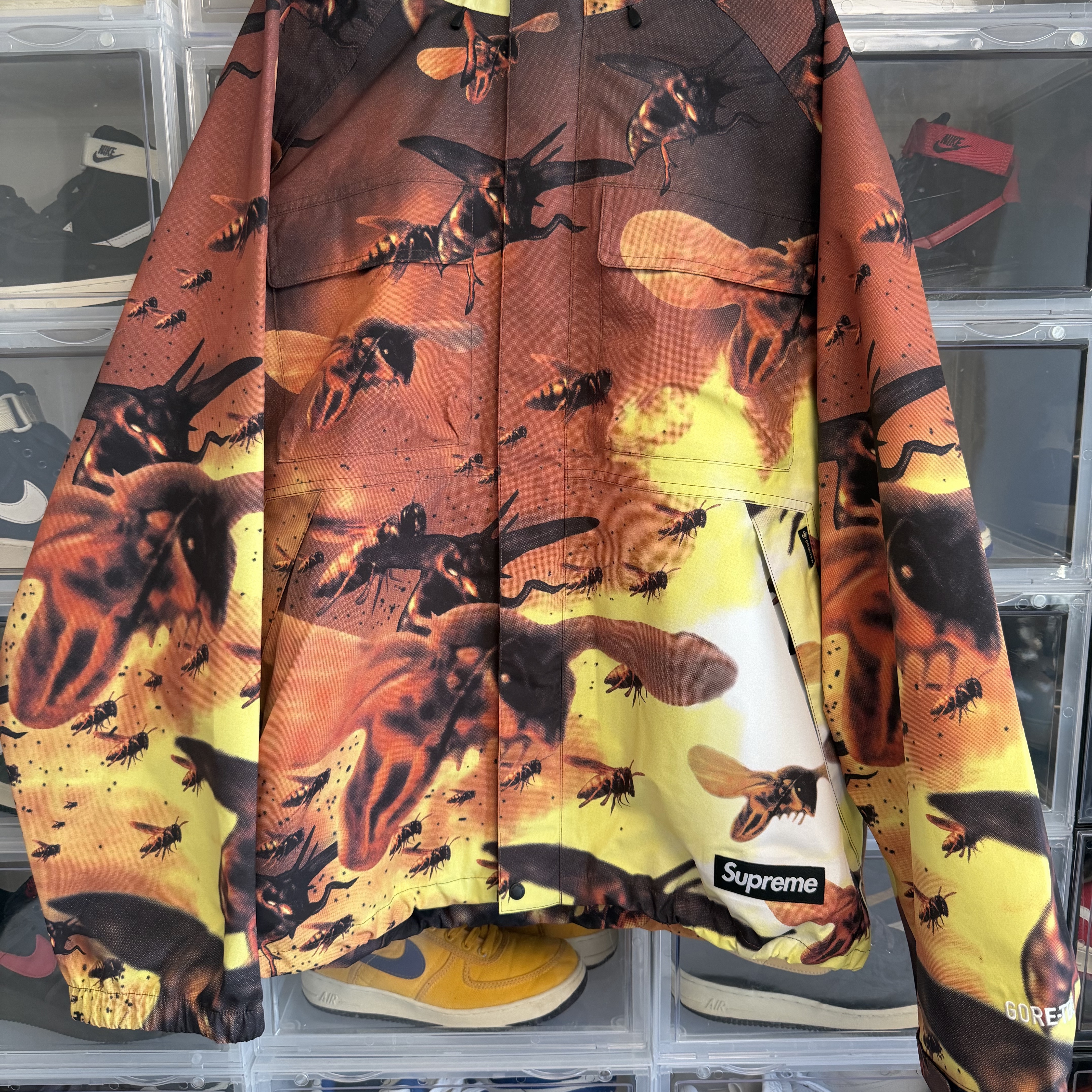 Supreme Gore-Tex Shell Jacket Multicolor - 25FW 착용 스타일