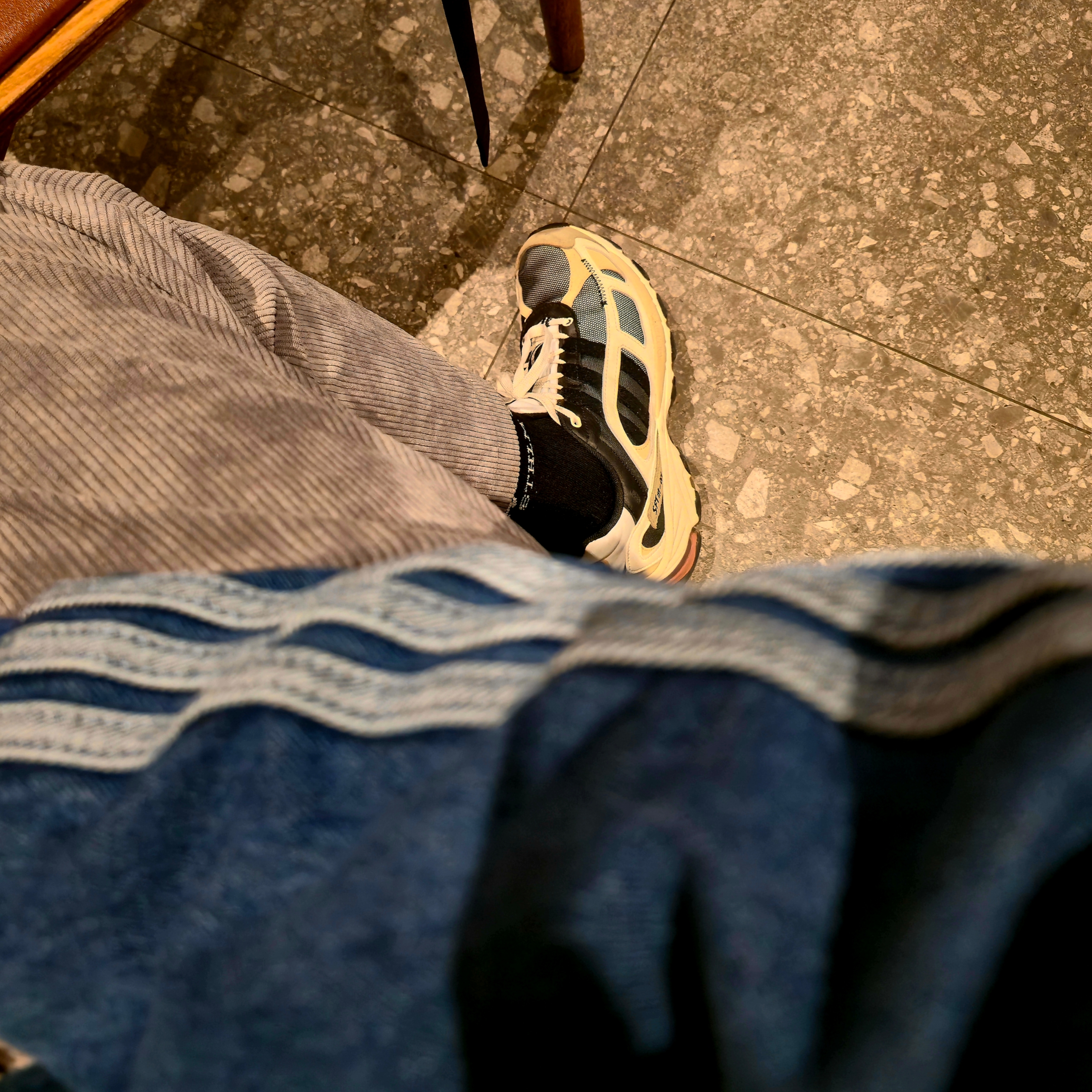 Adidas x Song for the Mute Shadowturf Core Black, Adidas Adicolor Denim Firebird Track Top Medium Blue Denim - KR Sizing 착용 스타일
