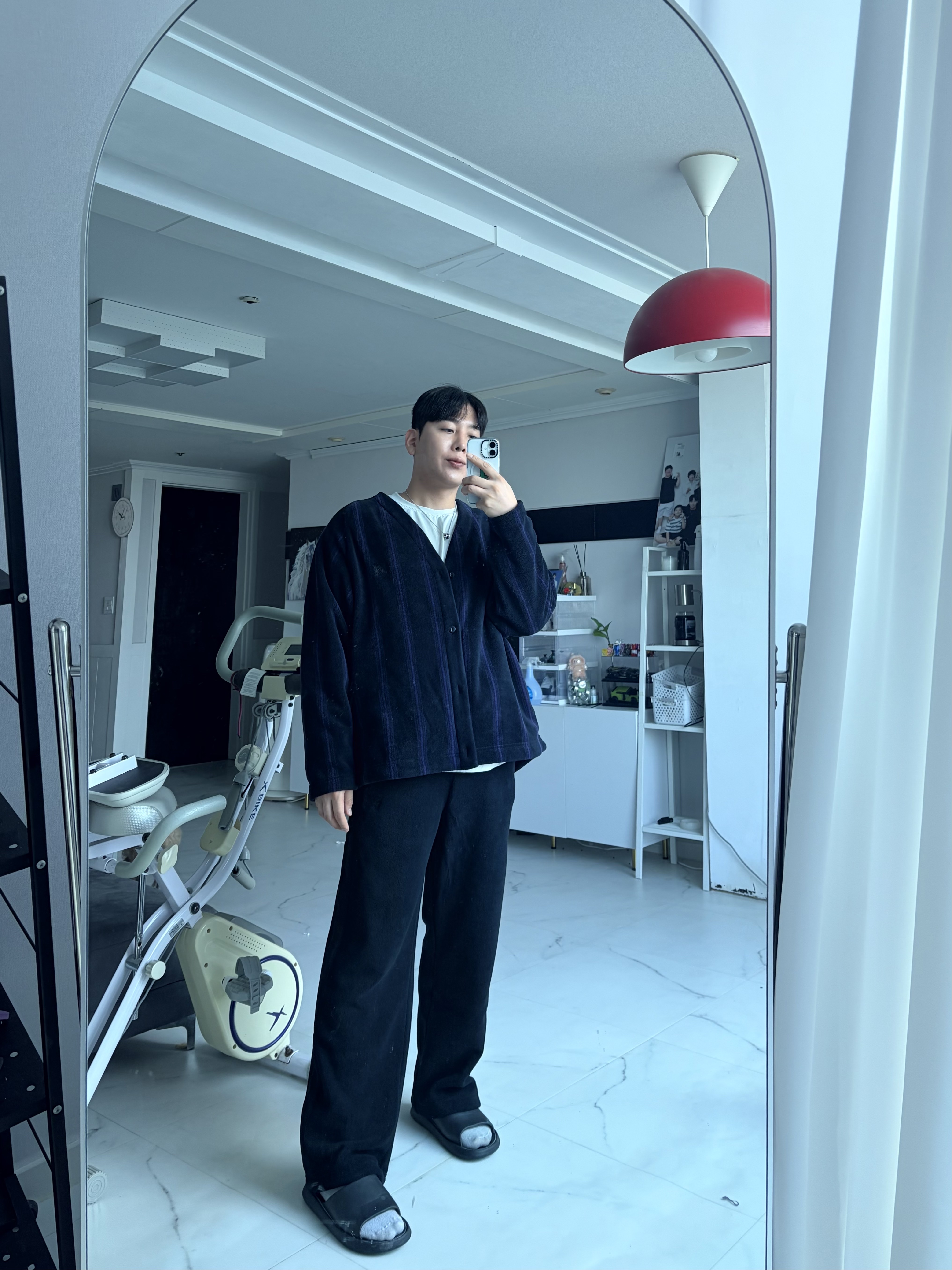 Uniqlo x Needles Fleece Oversized Cardigan Black - KR, Uniqlo x Needles Fleece Wide Pants Black - KR 착용 스타일 - 1