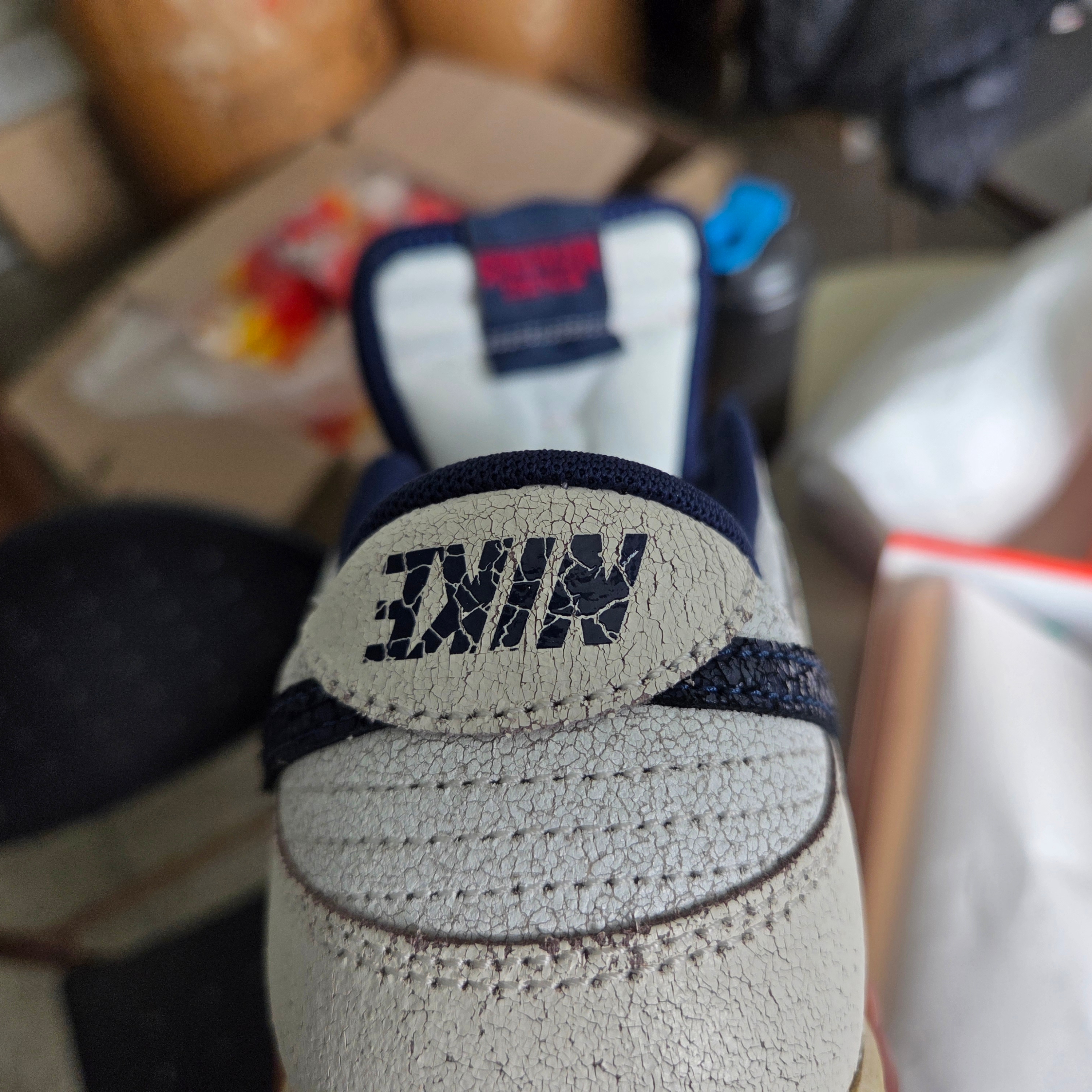 Nike x Stranger Things Dunk Low Phantom and Midnight Navy 착용 스타일 - 8