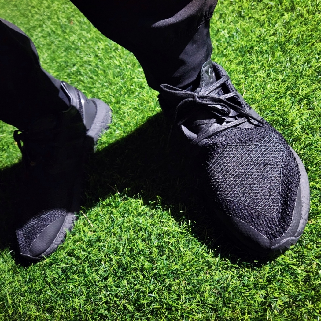 Y-3 Pureboost Triple Black 착용 스타일 - 1