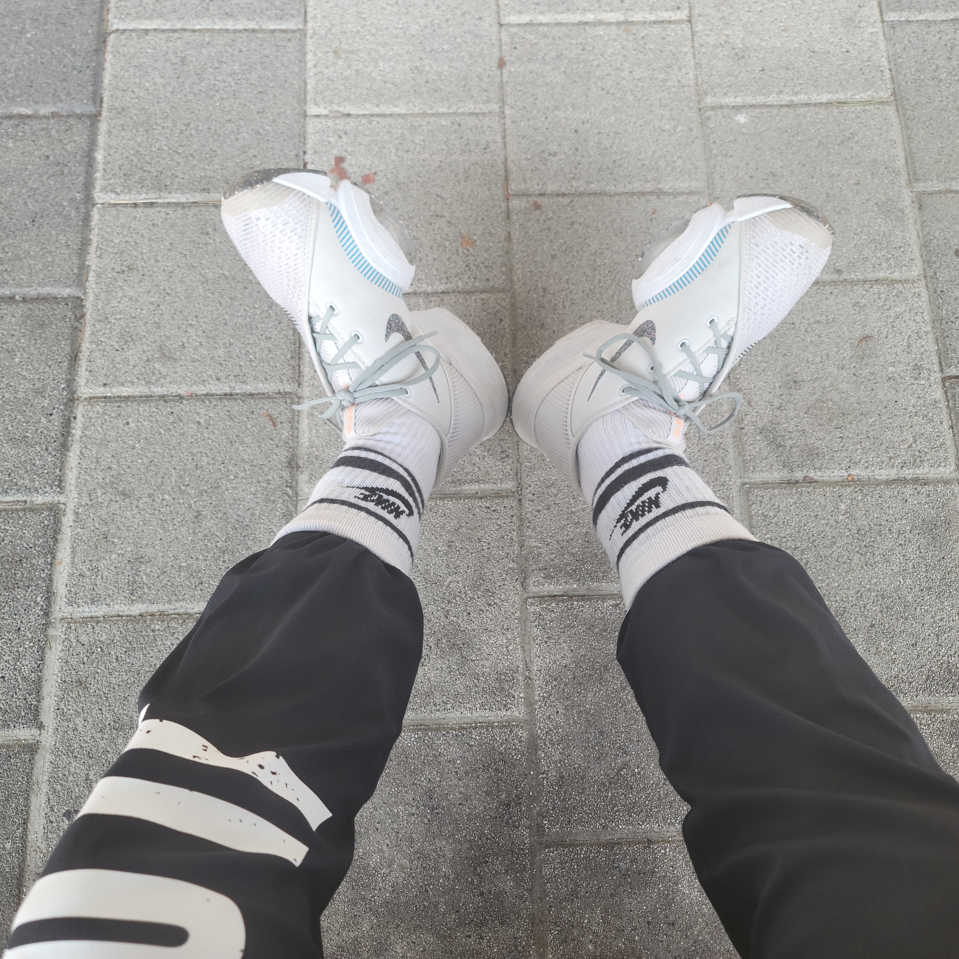 Nike Essential Crew Socks Stripe Black (3 Pack/Korean Ver.) 착용 스타일