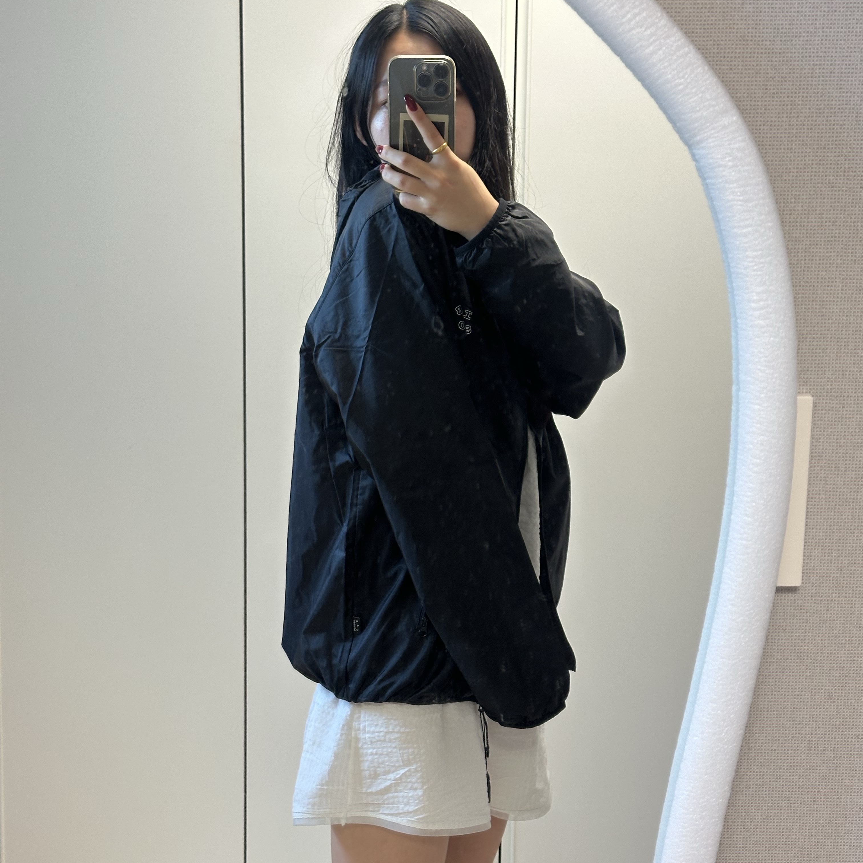IAB Studio Ripstop Wind Jacket Black 착용 스타일 - 2