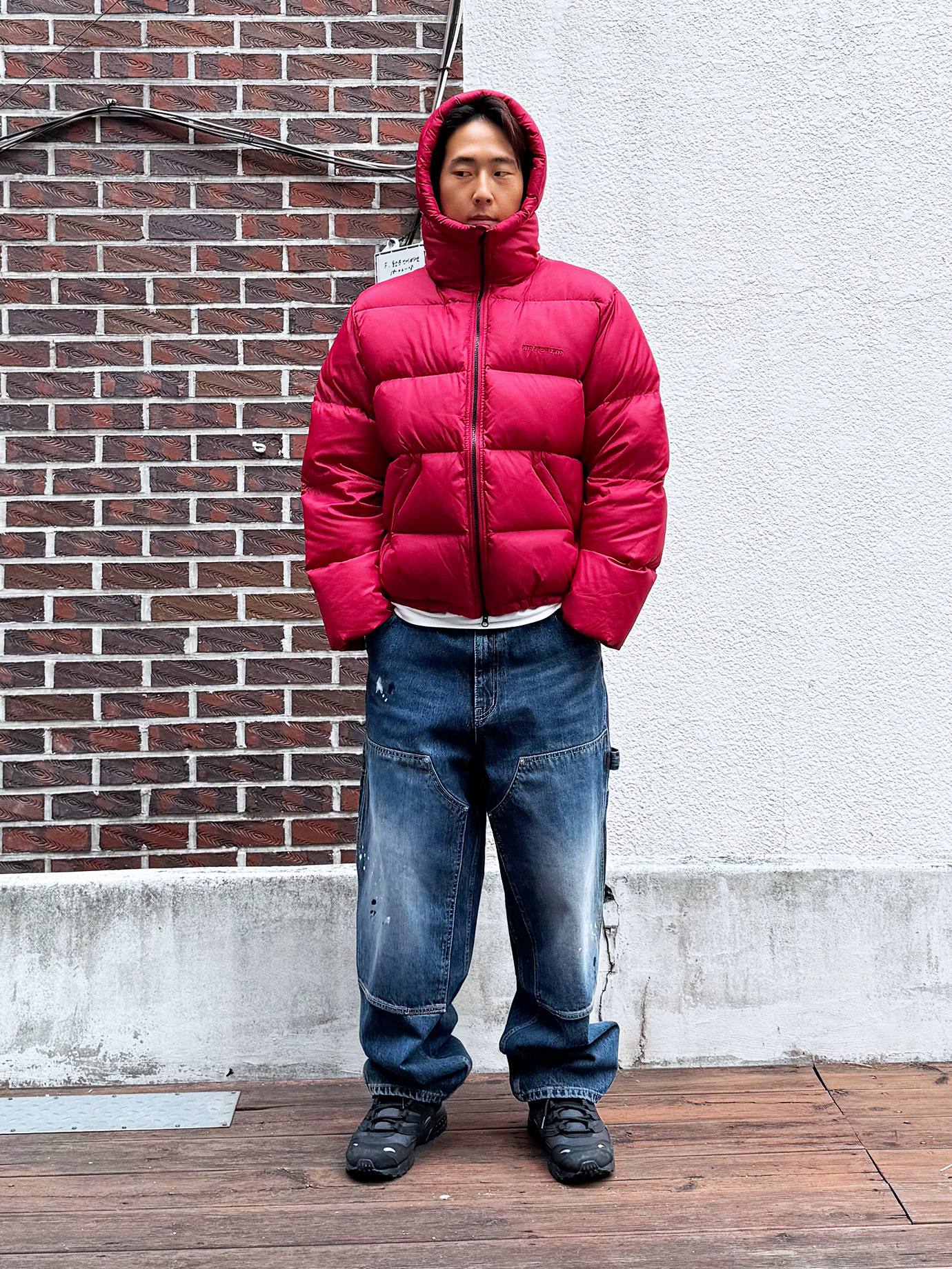 QT8 GARMENTS Duck Down Heavyweight Hoodie Jacket Red, QT8 GARMENTS Double Knee Washed Pants Blue 착용 스타일 - 1