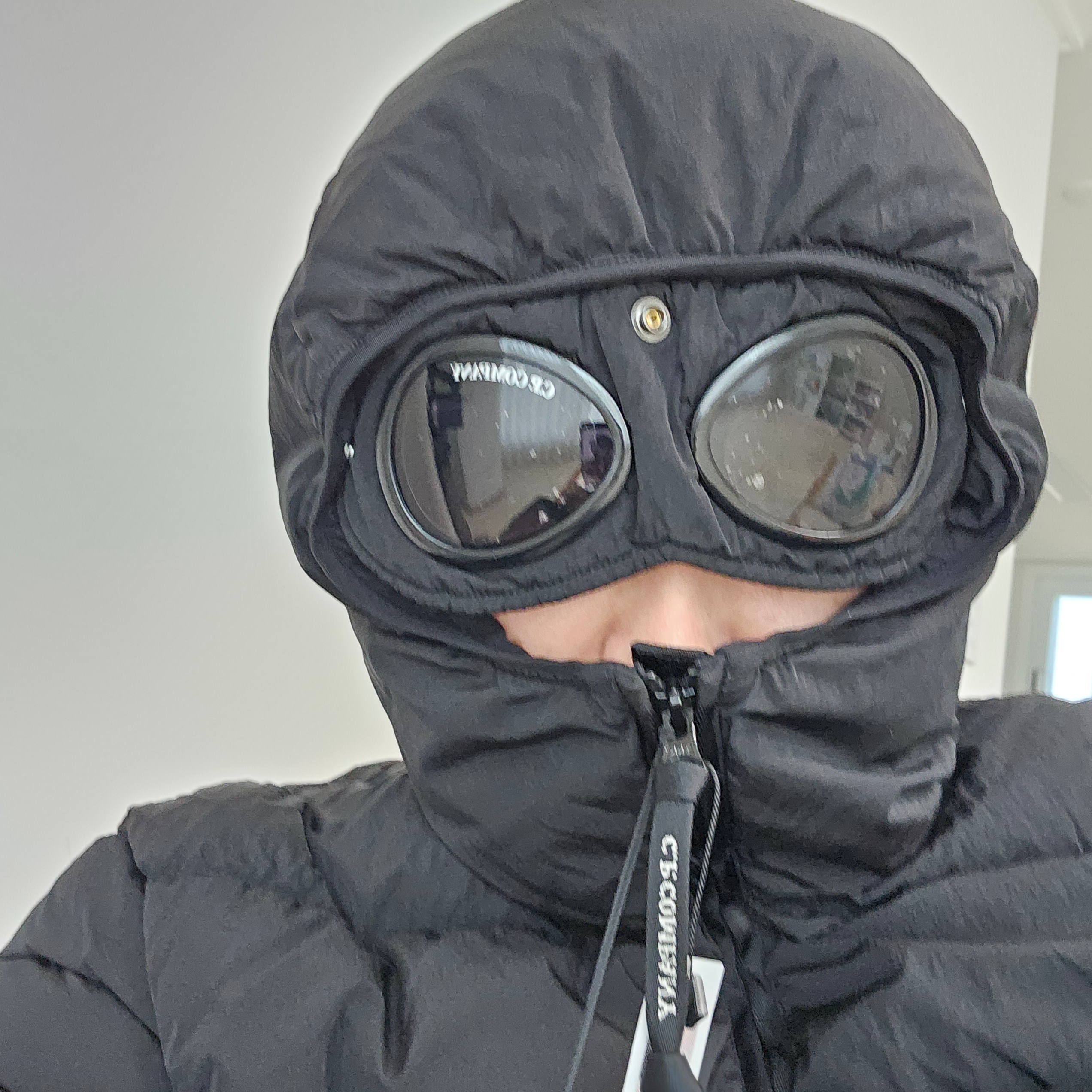 C.P. Company Chrome-R Goggle Down Jacket Black - 25FW 착용 스타일