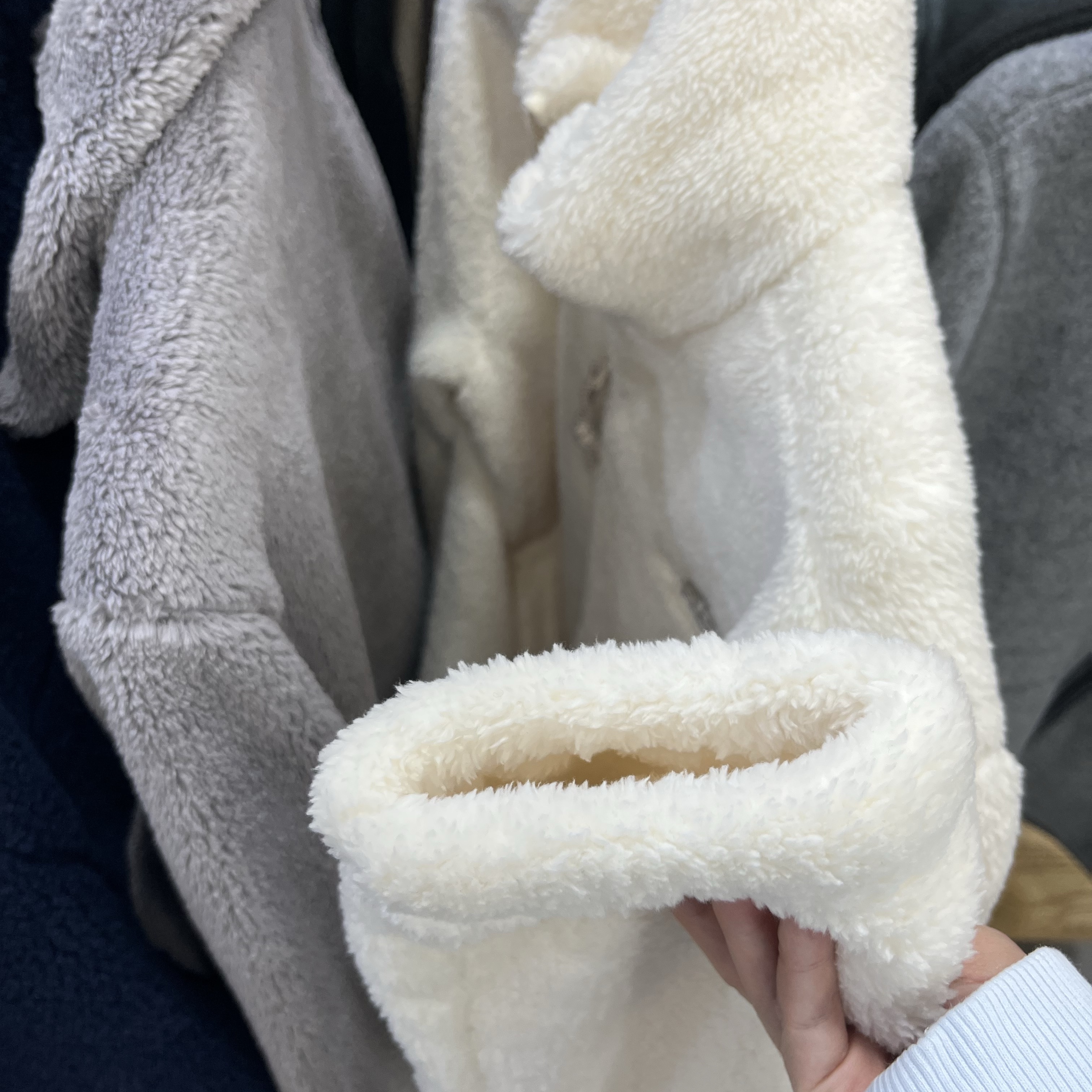 The North Face White Label Comfy Alpha Fleece Zip-Up Cream 착용 스타일