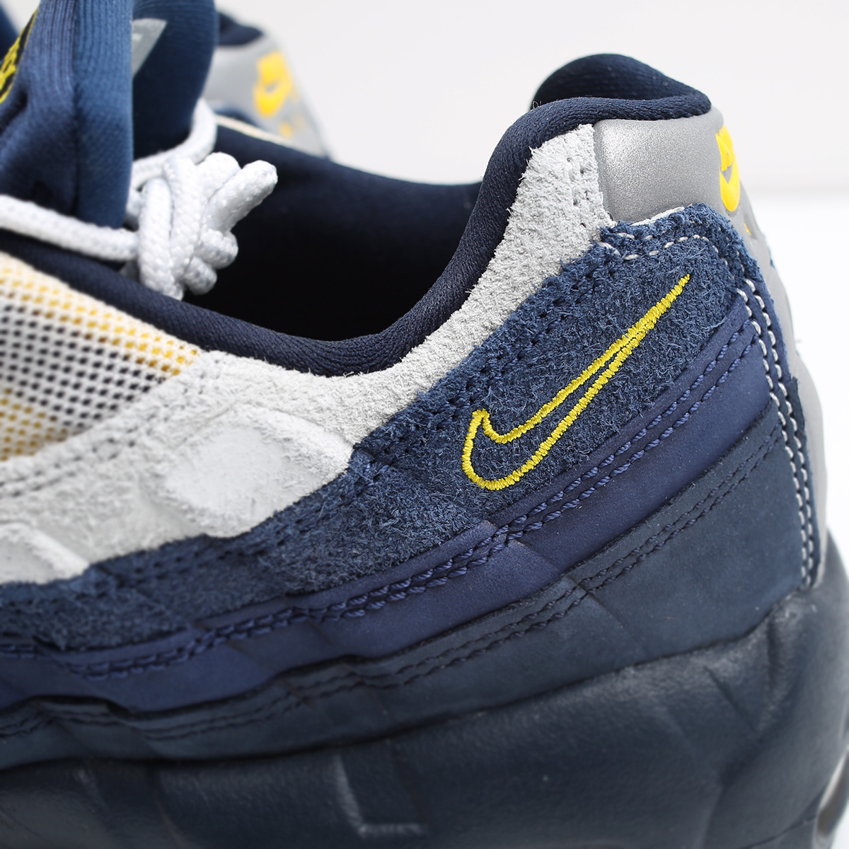 Nike x Eric Koston SB Air Max 95 Obsidian and Speed Yellow 착용 스타일 - 10
