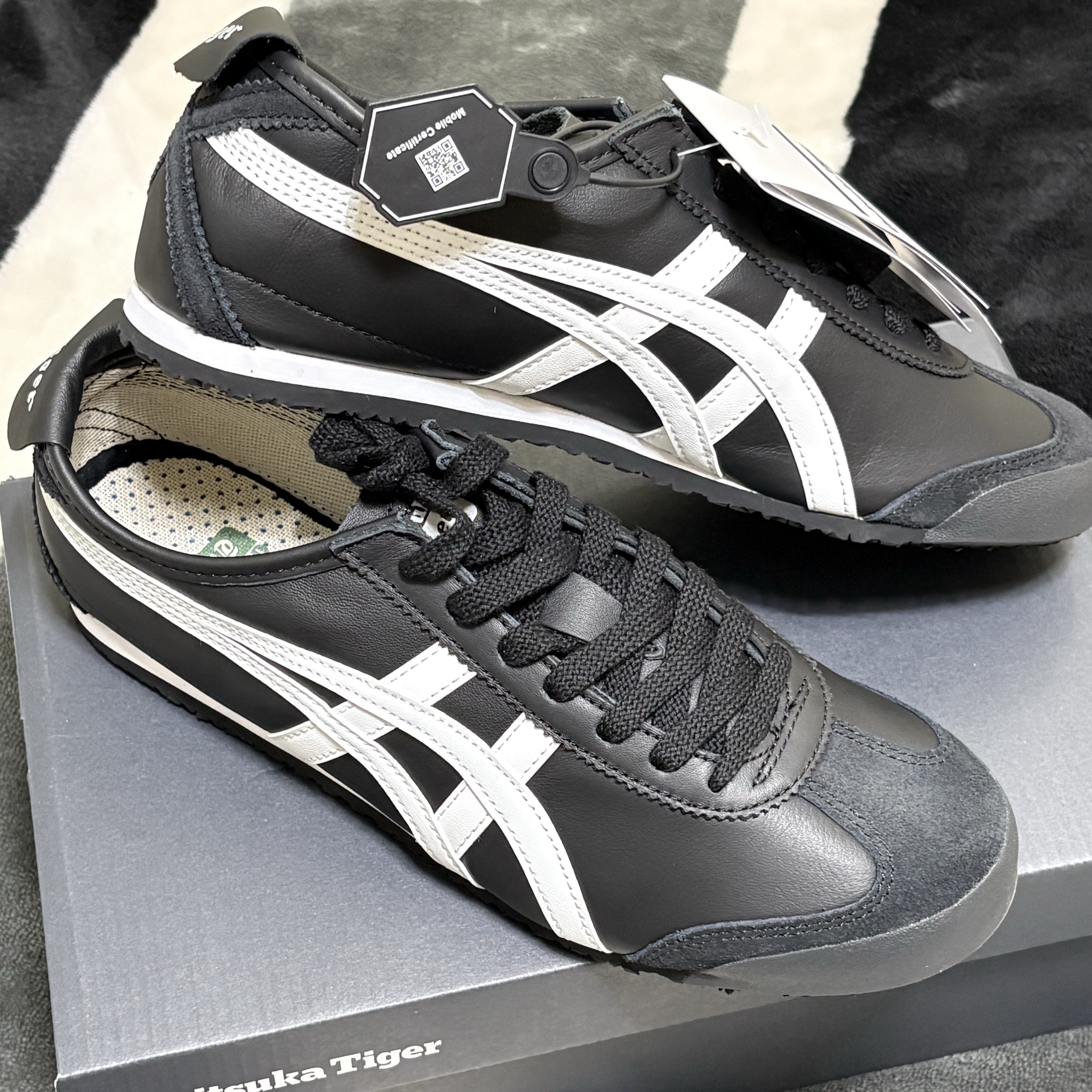 Onitsuka Tiger Mexico 66 Black White 착용 스타일