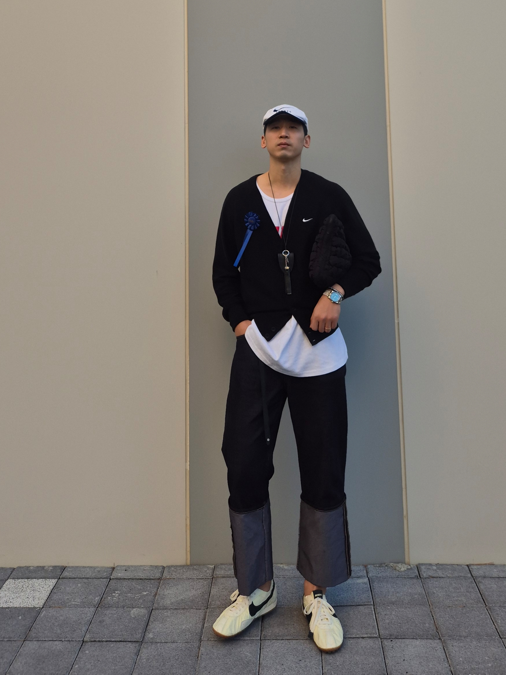 Nike x Jacquemus Moon Shoe SP Alabaster Off Noir, Nike SB Skateboarding Cardigan Black - Asia 착용 스타일 - 2