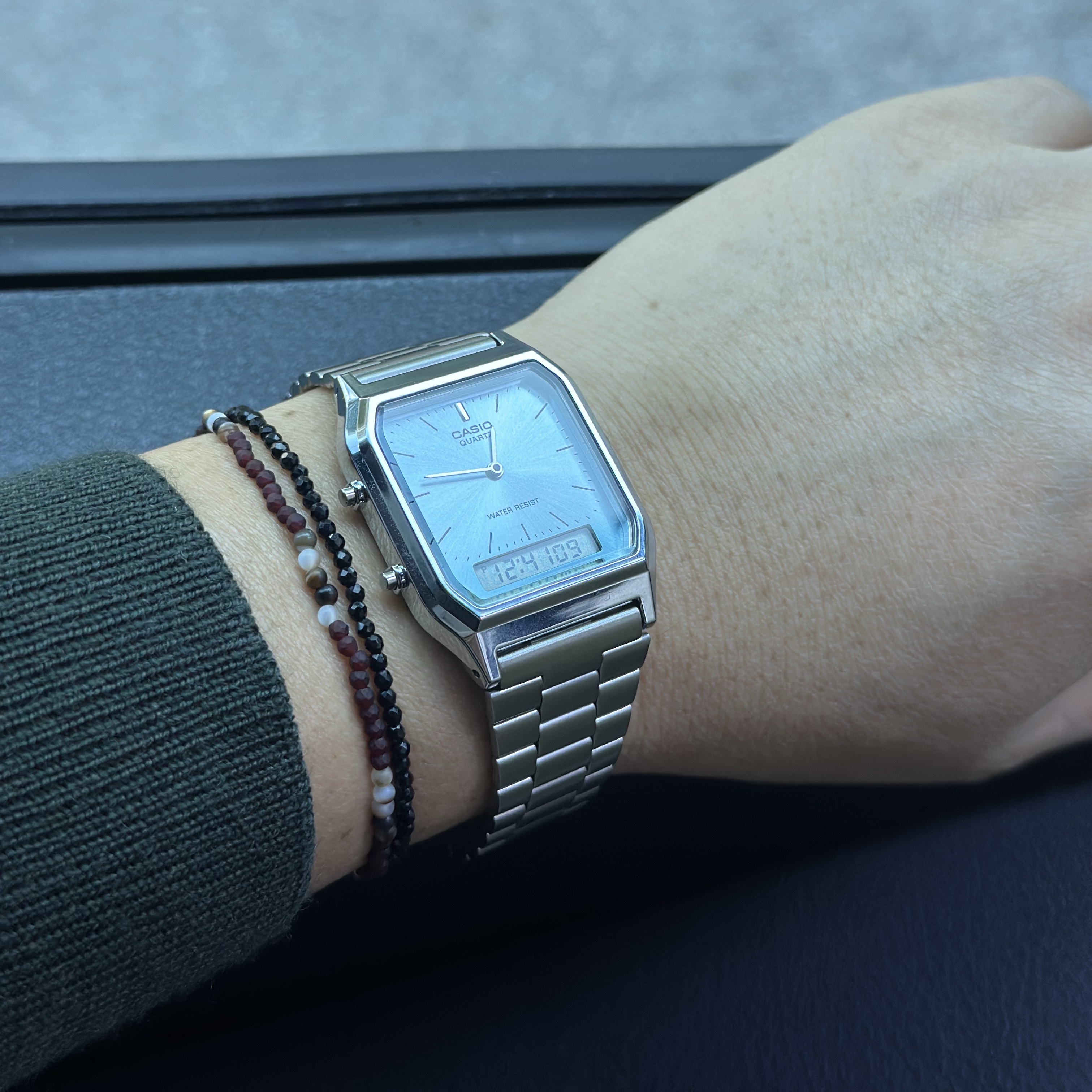 Casio AQ-230A-2A1MQY 착용 스타일
