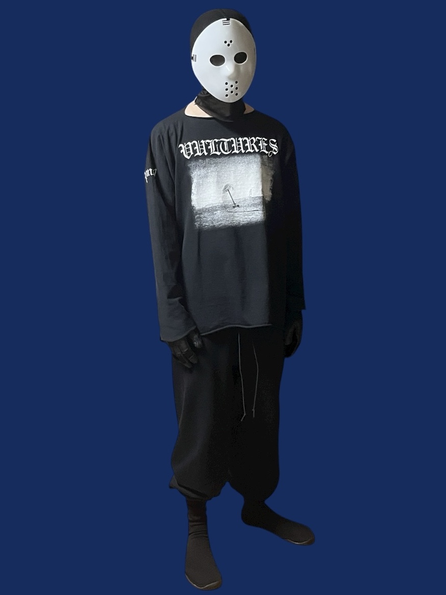Yeezy Vultures 2 Long T-Shirt Black 착용 스타일