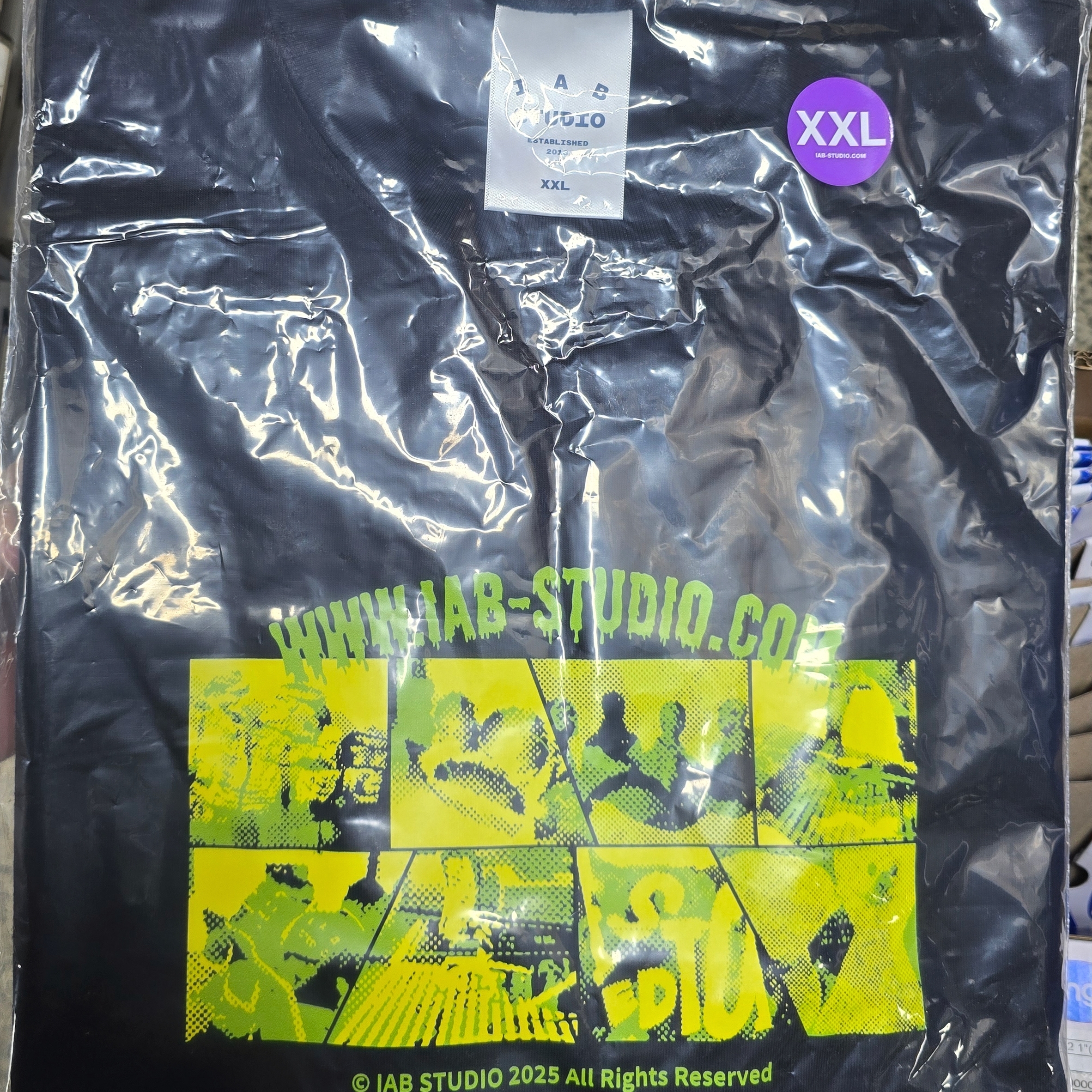 IAB Studio IAB T-shirt HP Black 착용 스타일