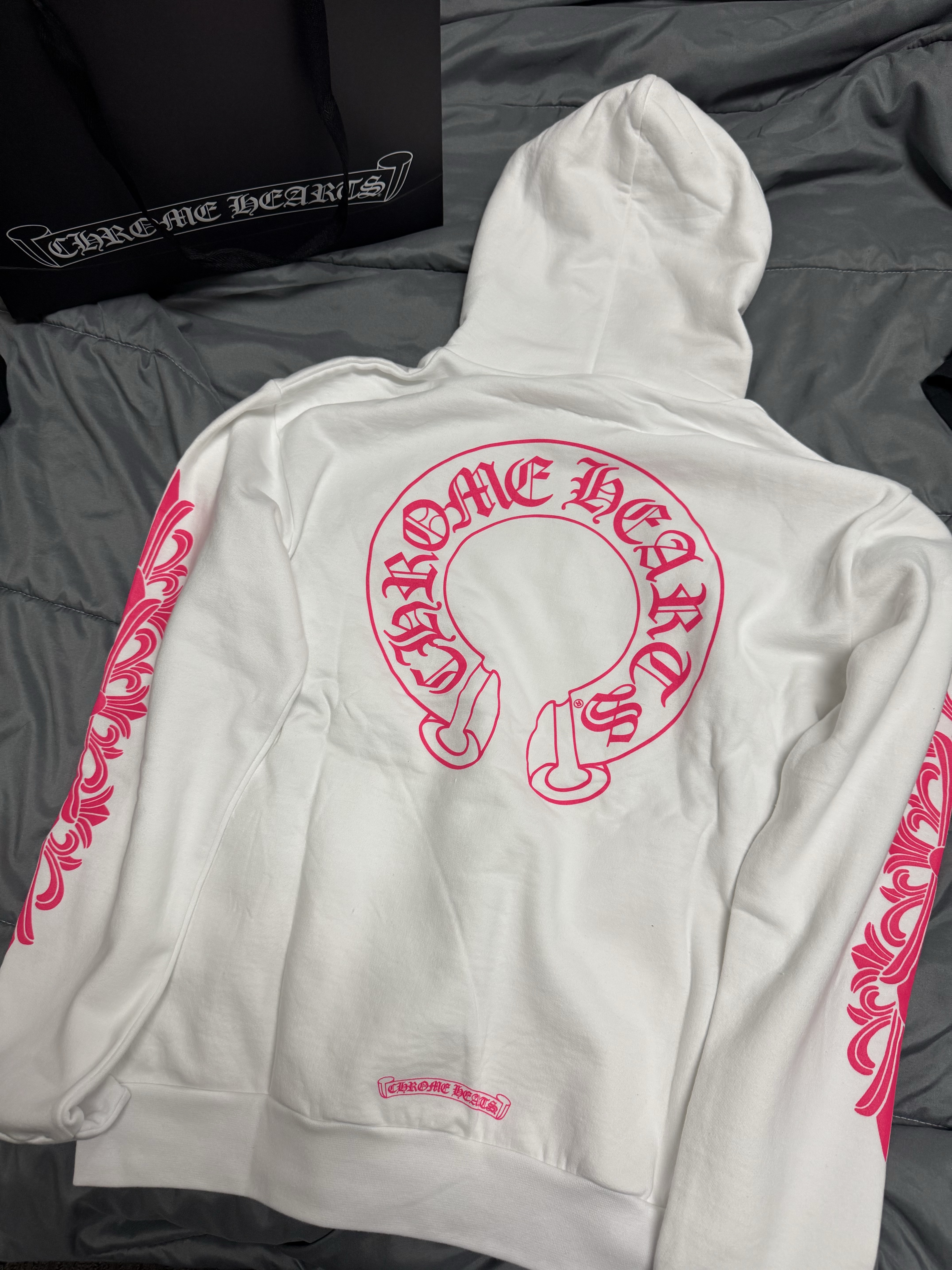 Chrome Hearts Horseshoe Logo Long Sleeve T-Shirt Black Pink 착용 스타일 - 2