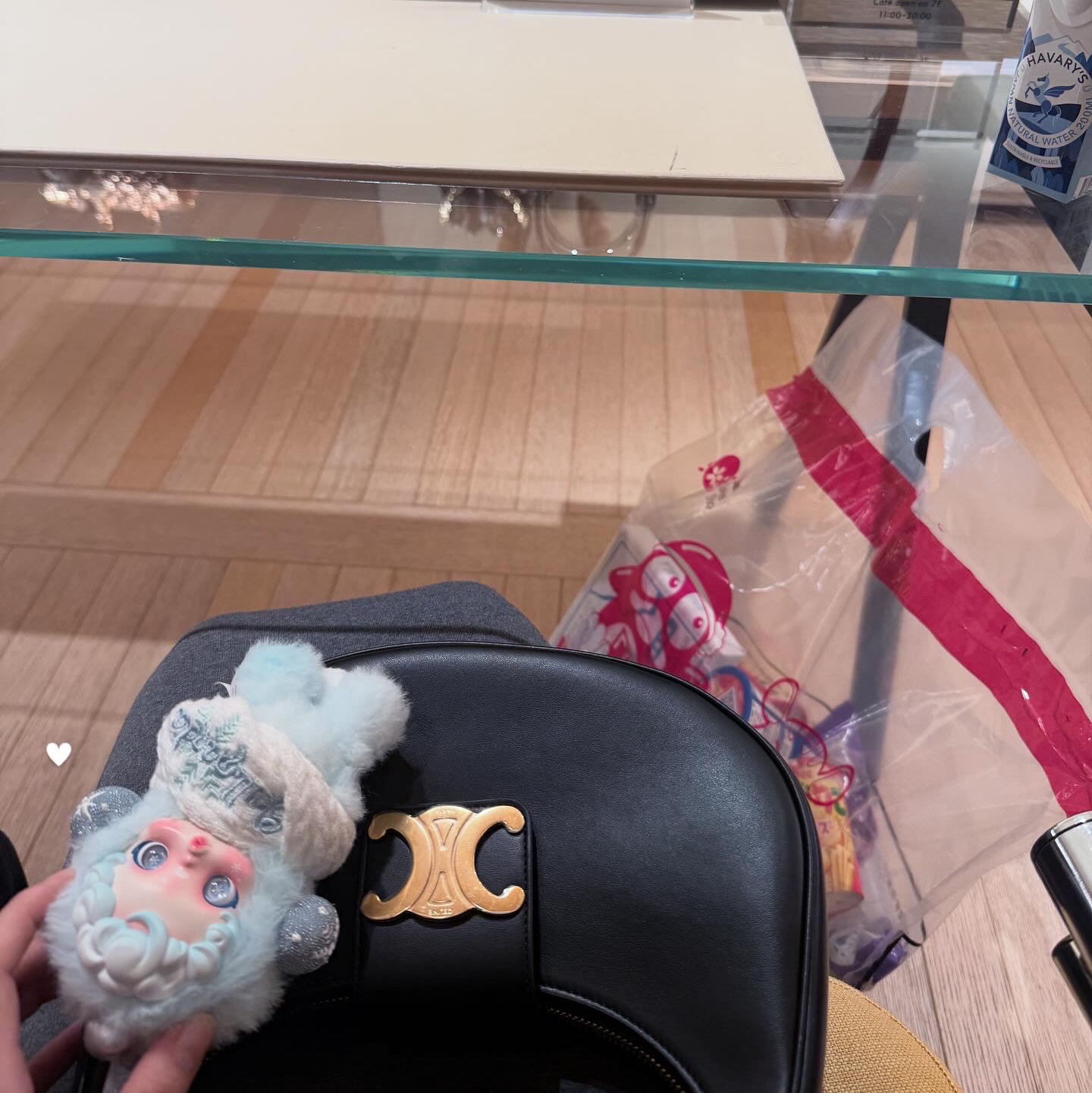 Pop Mart Skullpanda Winter Symphony Series Keyring Song of Snow (Opened Case), Celine Medium Ava Triomphe Bag in Smooth Calfskin Black 착용 스타일