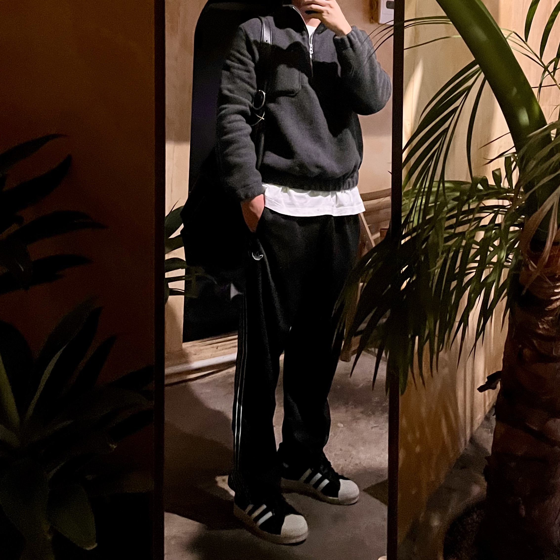 Adidas Superstar 82 Core Black 착용 스타일