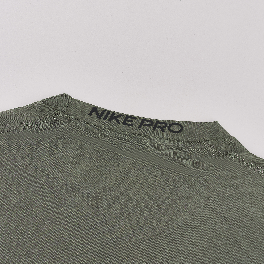 나이키 프로 드라이핏 타이트 피트니스 탑 라이트 아미 블랙 - 아시아(Nike Pro Dri-Fit Tight Fitness Top Light Army Black - Asia) - 4