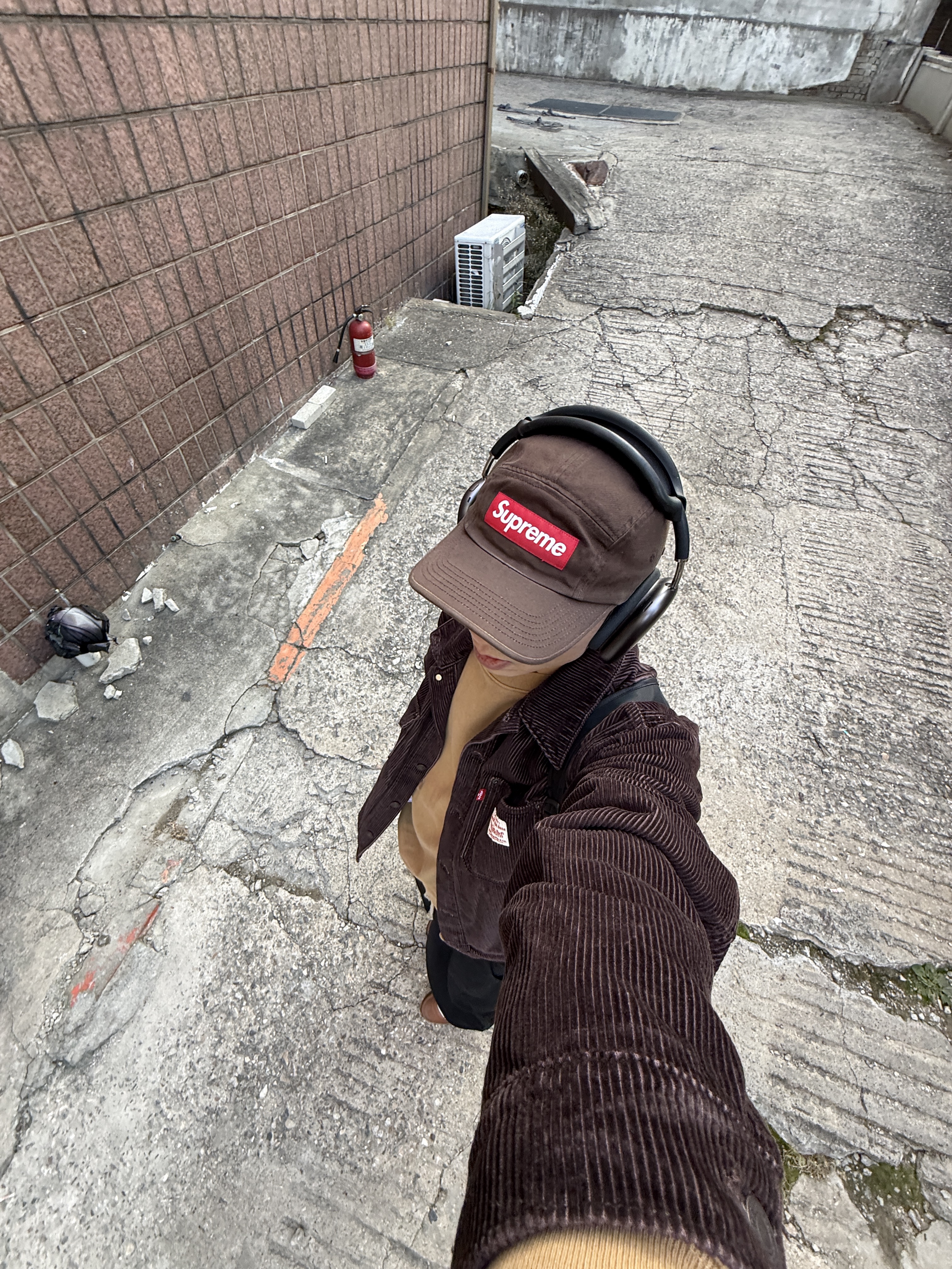 Supreme Washed Chino Twill Camp Cap Brown - 21FW, Stussy x Our Legacy Drop Shadow Crew Khaki 착용 스타일 - 1
