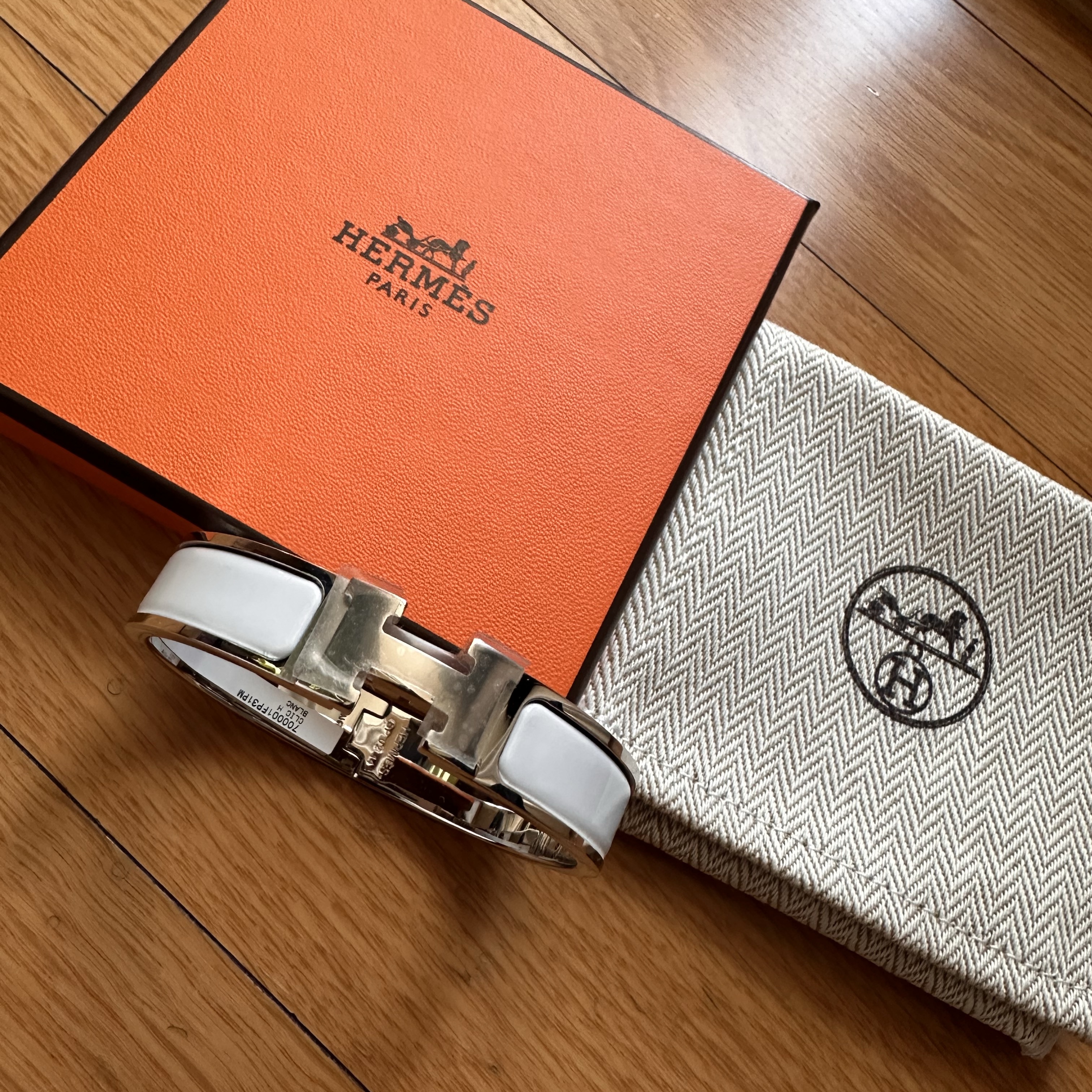 (W) Hermes Clic H Bracelet Palladium & Blanc 착용 스타일