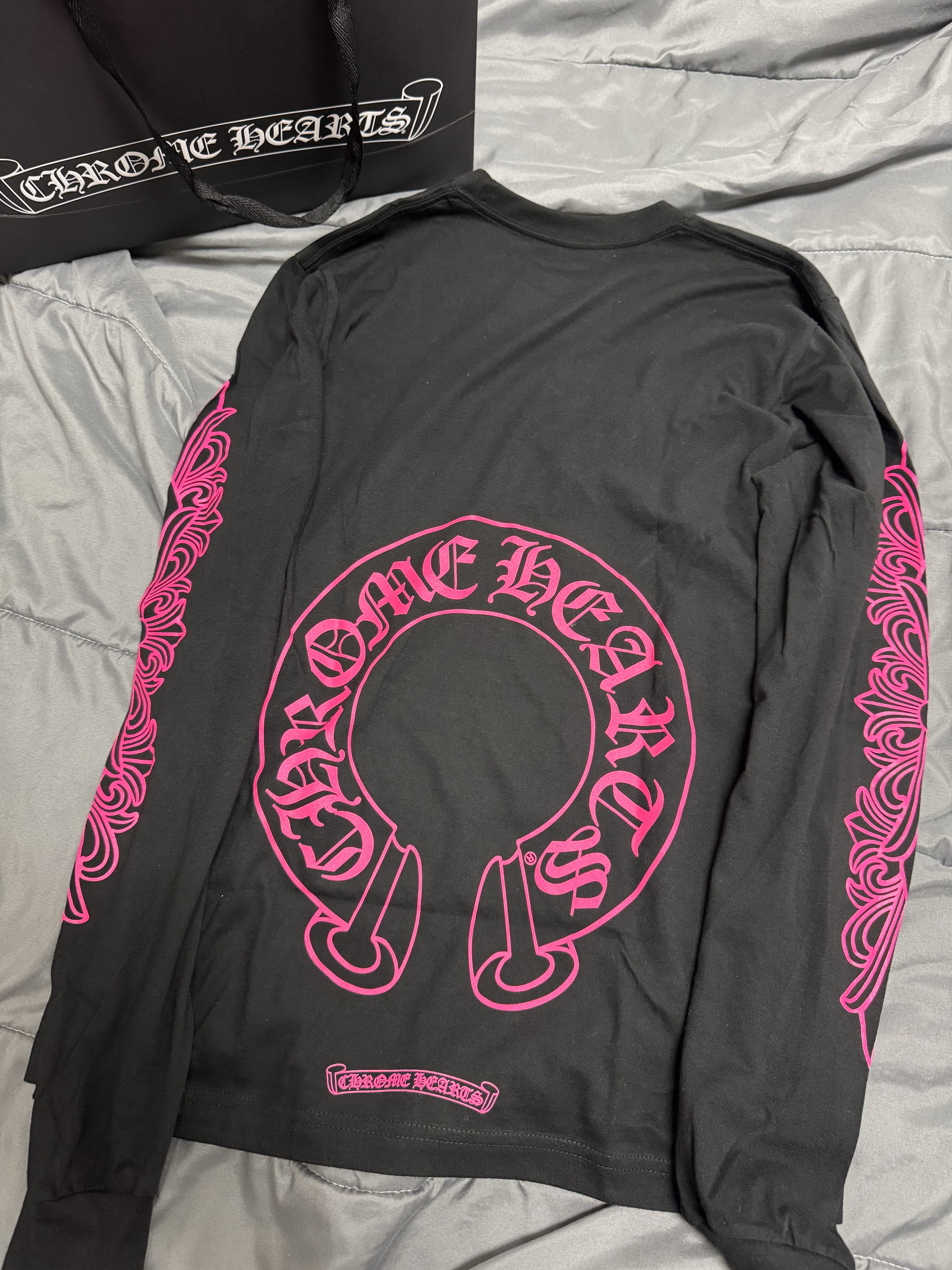 Chrome Hearts Horseshoe Logo Long Sleeve T-Shirt Black Pink 착용 스타일 - 4