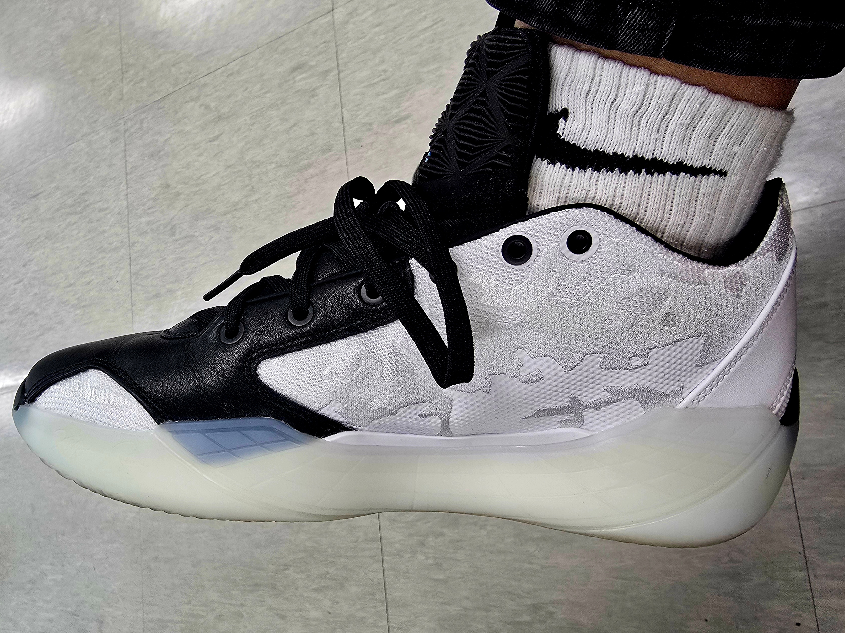 Jordan XXXIX PF White Dark Powder Blue 착용 스타일
