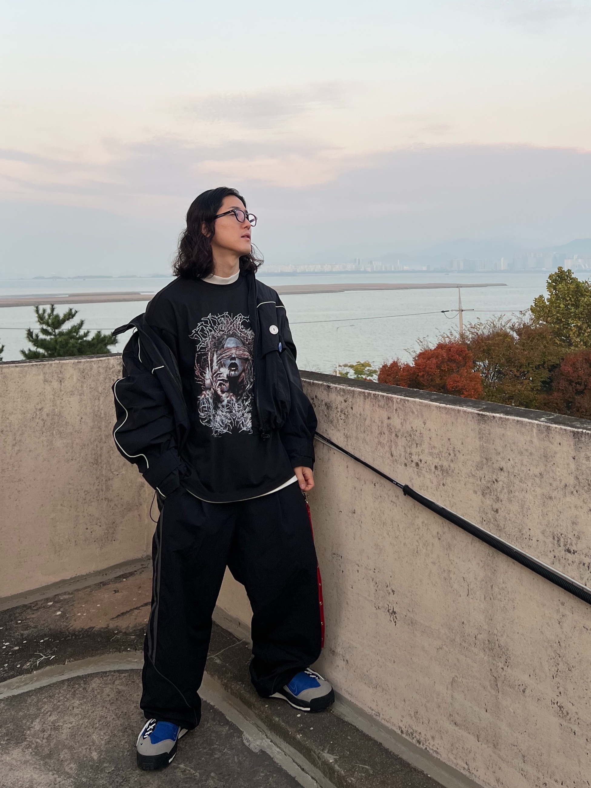 Nike x Sacai Magmascape SP Varsity Royal, Farfromwhat Far Pin Button & Safety Pin 착용 스타일 - 6