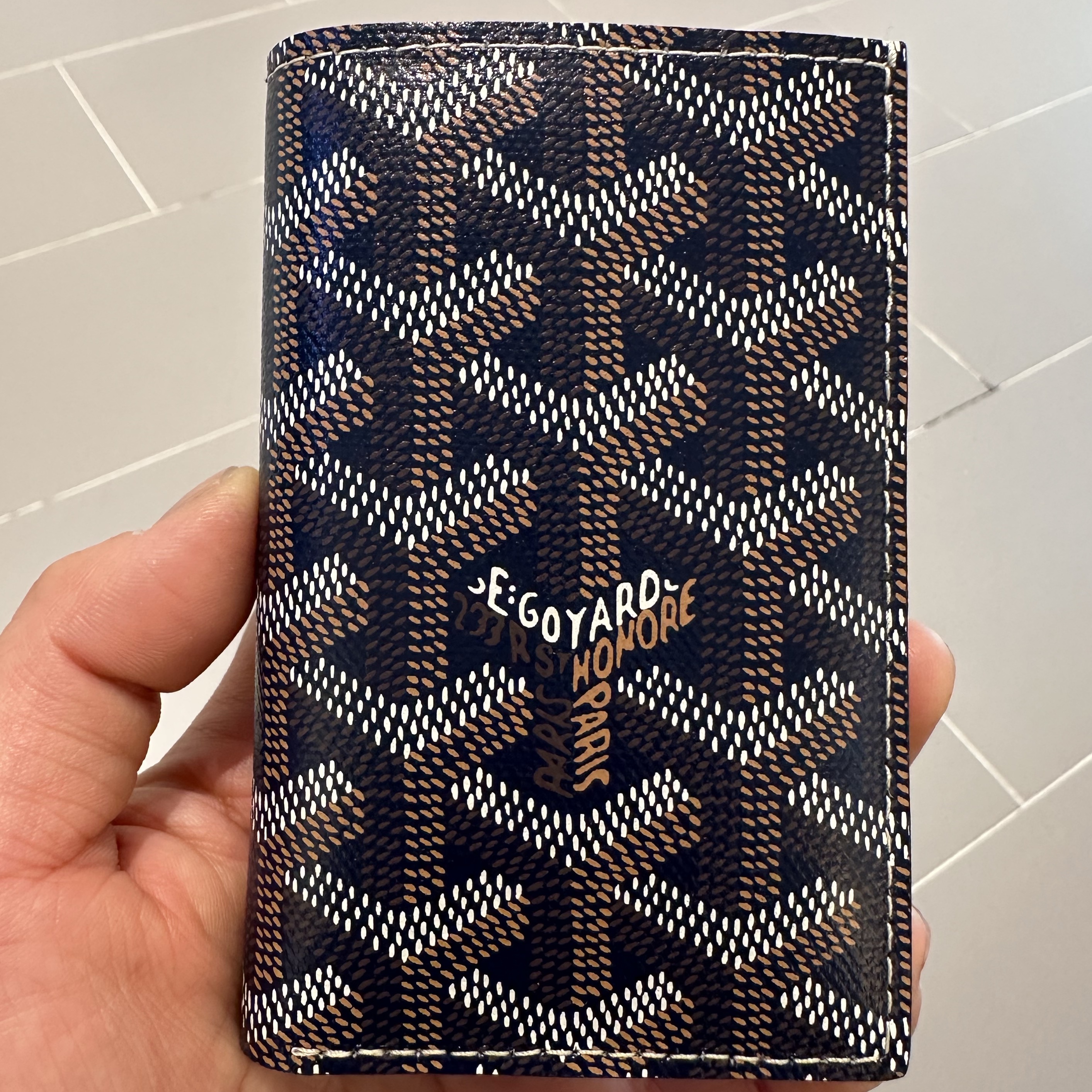 Goyard Saint Pierre Card Holder Navy 착용 스타일