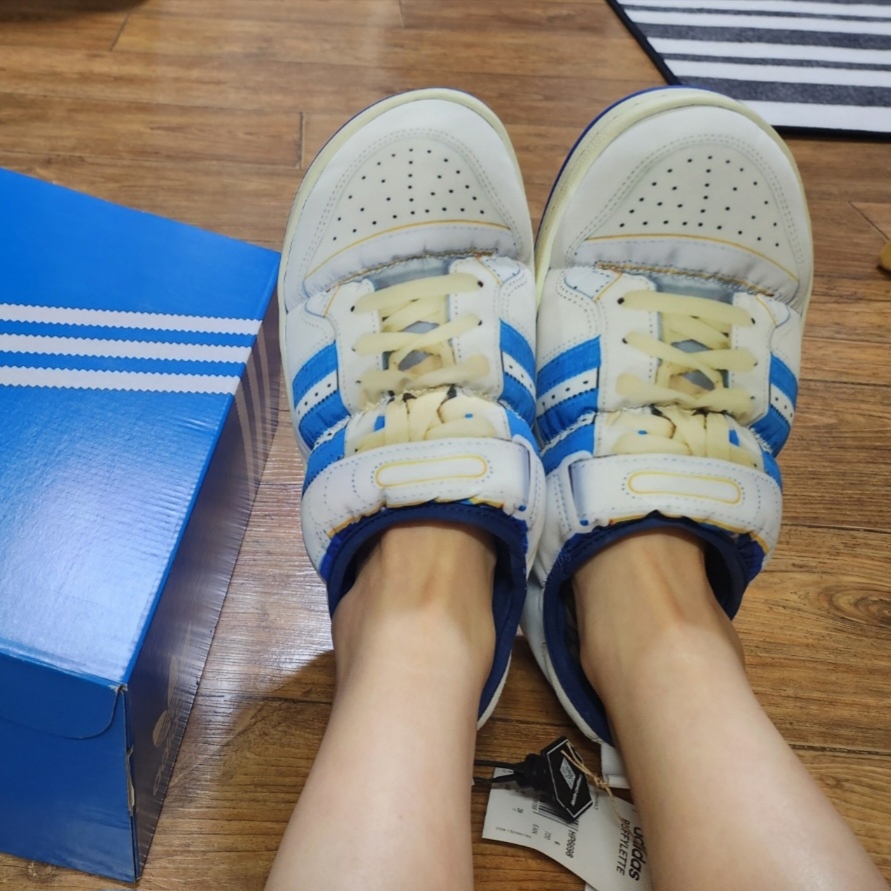 Adidas Puffylette Forum 84 Cloud White 착용 스타일