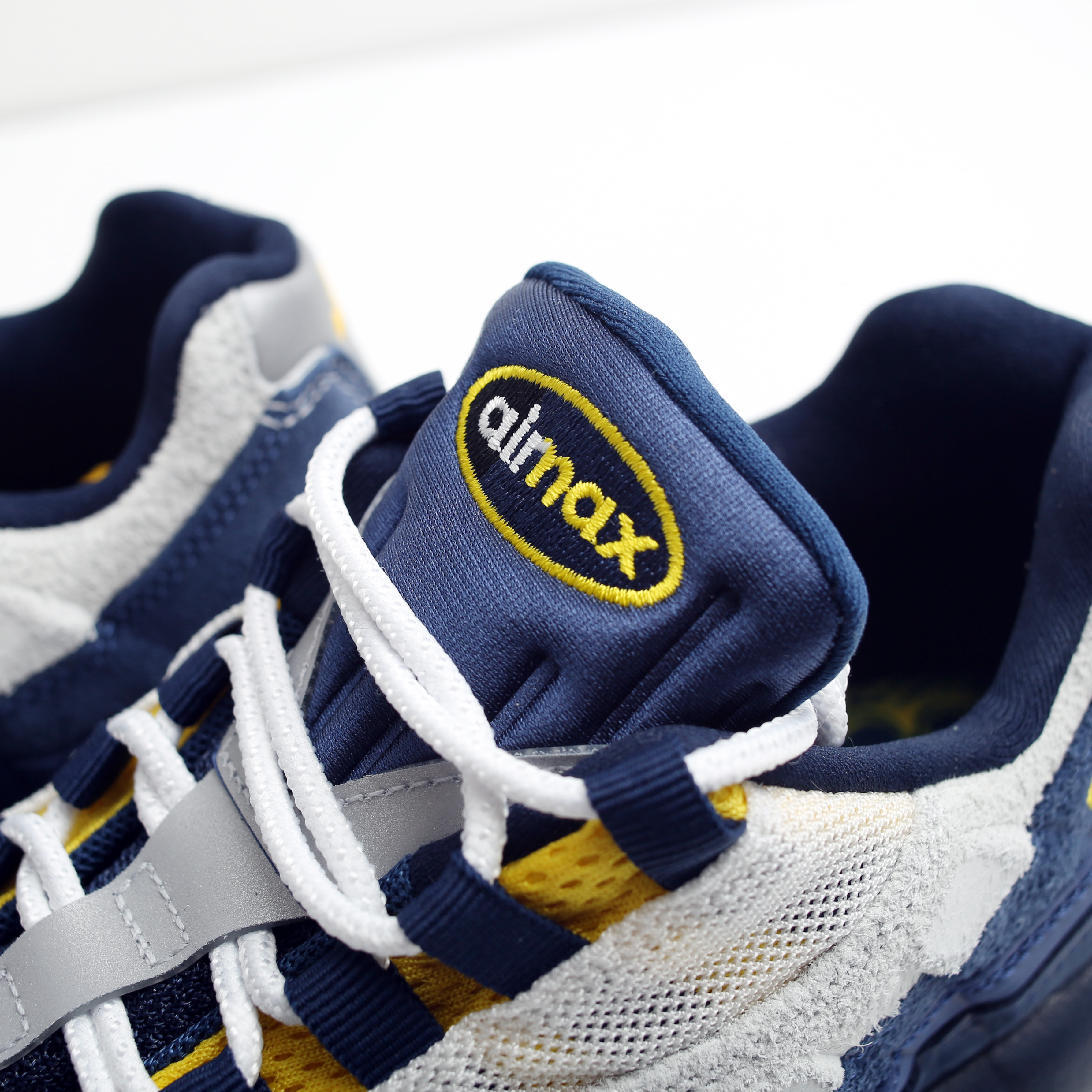 Nike x Eric Koston SB Air Max 95 Obsidian and Speed Yellow 착용 스타일 - 8