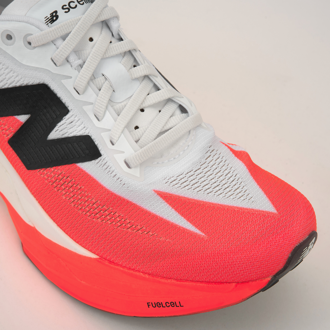 (W) 뉴발란스 퓨어셀 SC 엘리트 v5 얼젠트 레드 화이트 블랙 - D 와이드((W) New Balance FuelCell SC Elite v5 Urgent Red White Black - D Wide) - 7