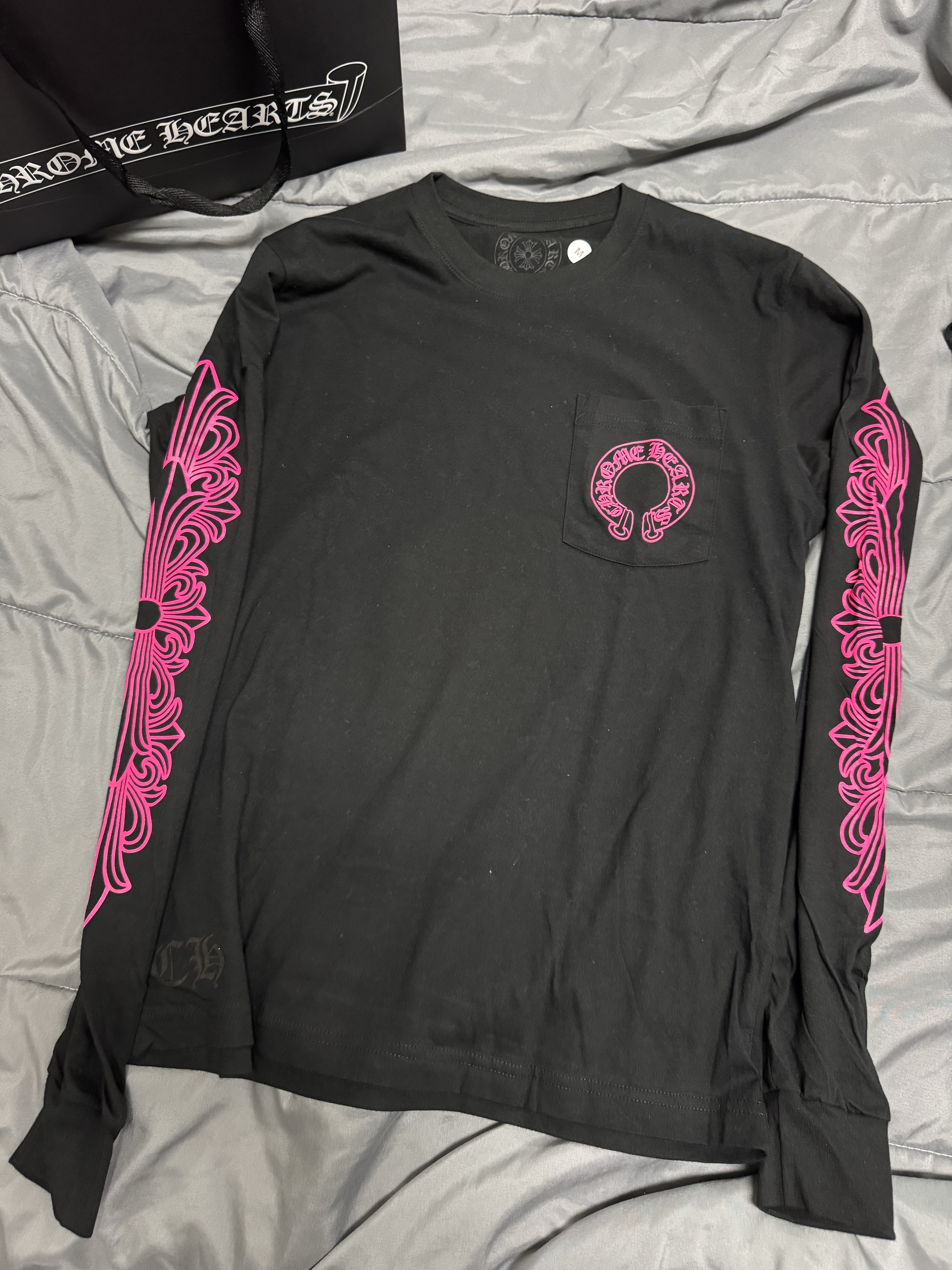 Chrome Hearts Horseshoe Logo Long Sleeve T-Shirt Black Pink 착용 스타일 - 3