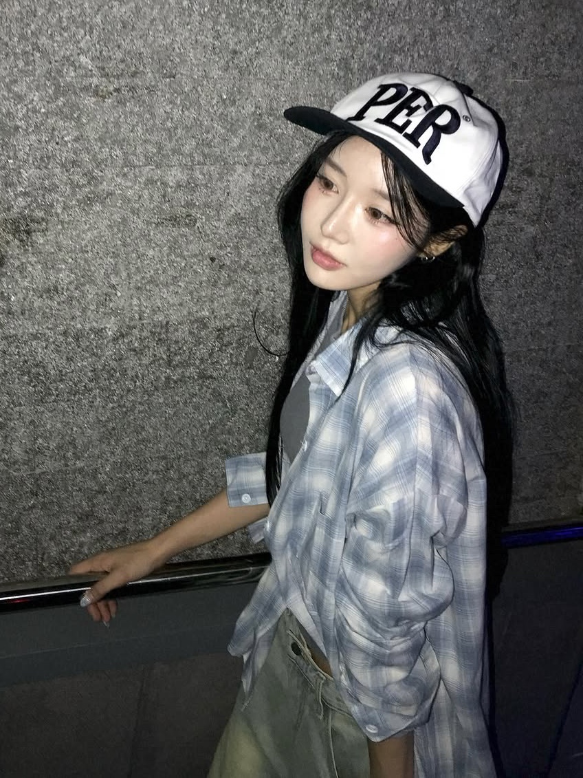 Permanent Archive 5-Panel PER Cap White & Navy 착용 스타일