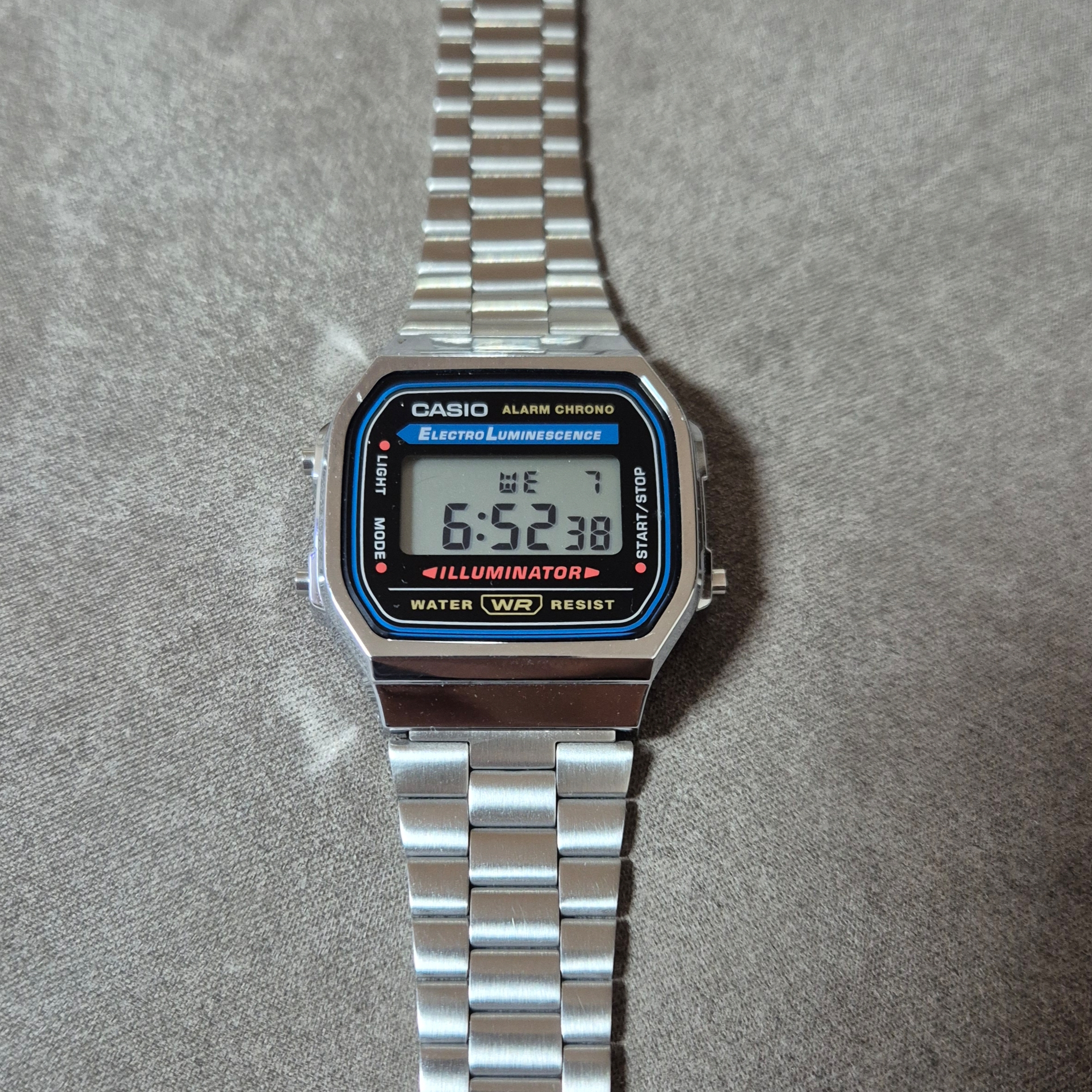 Casio A168WA-1W 착용 스타일