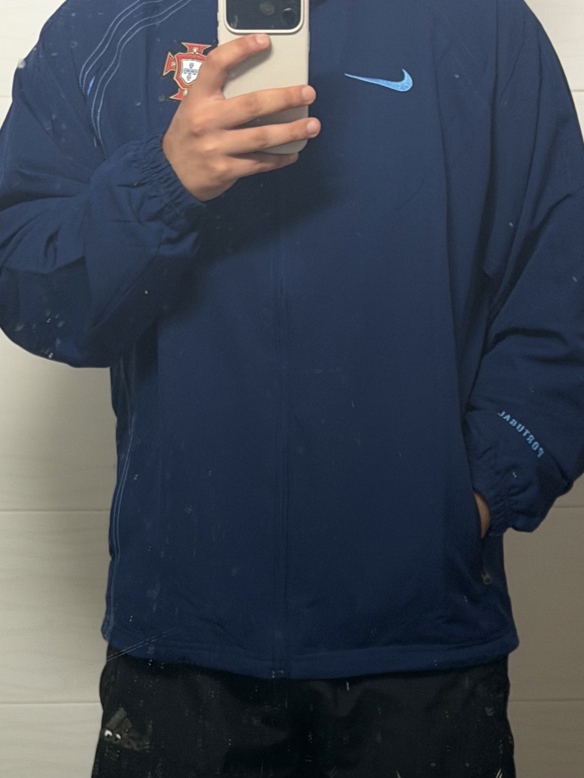 Nike Portugal 2004 Retro Soccer Replica Track Jacket Blue Void (HV4320-492) 착용 스타일 - 1