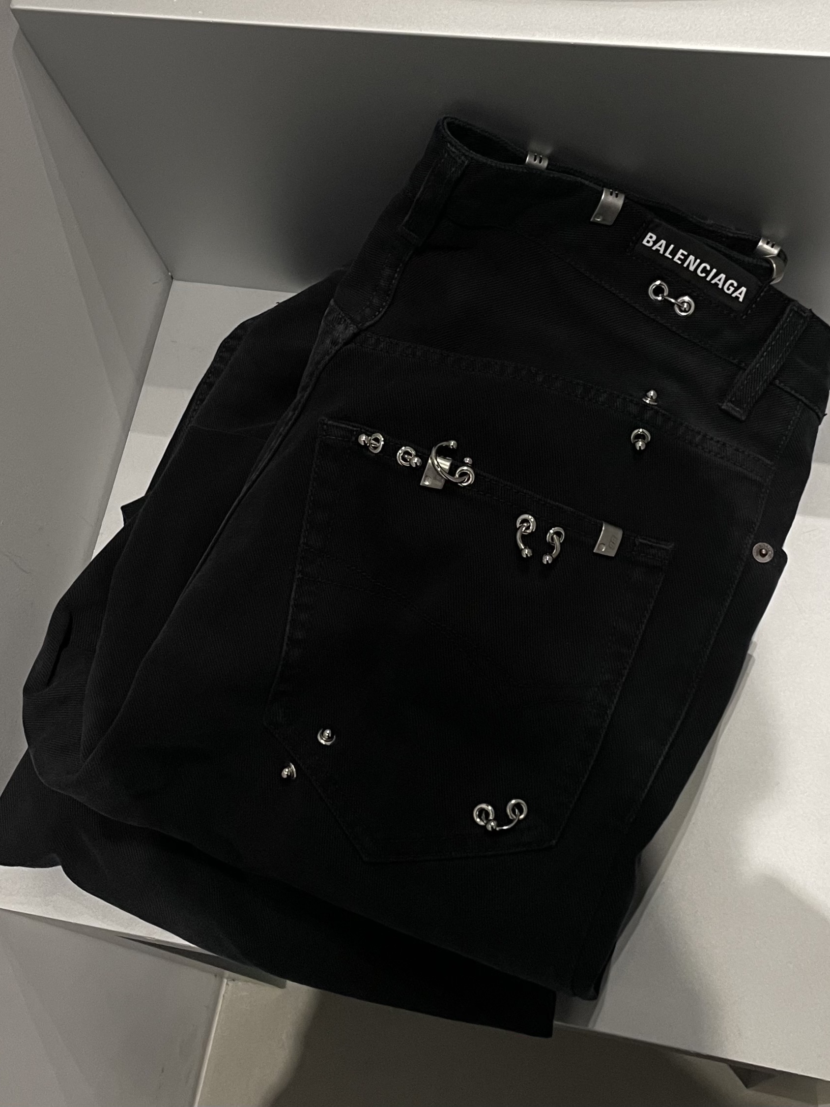 Balenciaga 3XL Sneakers Black, Xlim EP.8 05 Jacket Dark Brown 착용 스타일 - 3