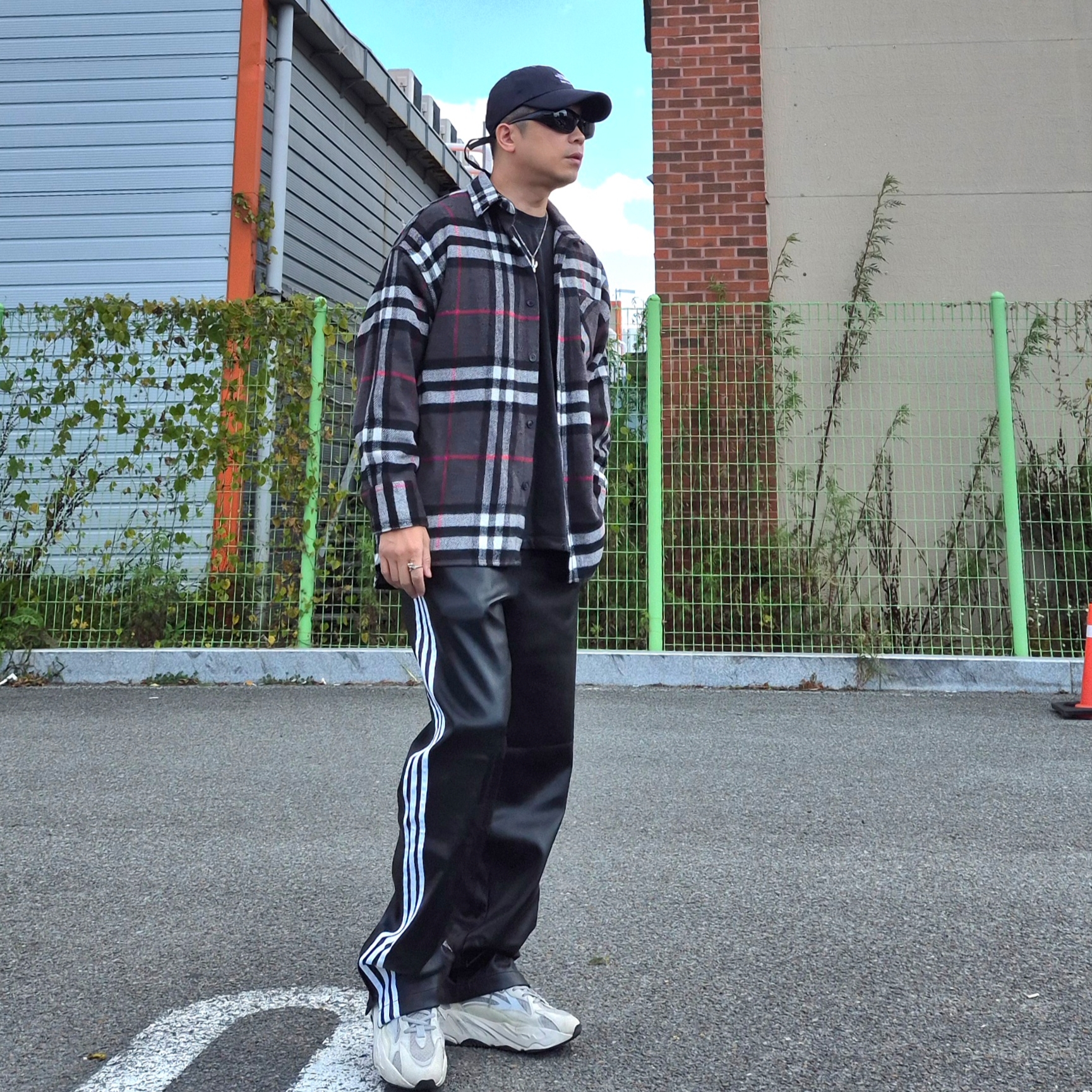 Adidas Yeezy Boost 700 V2 Static 2018, Adidas Faux Leather Adicolor 3S Firebird Track Pants Black - KR Sizing 착용 스타일 - 2