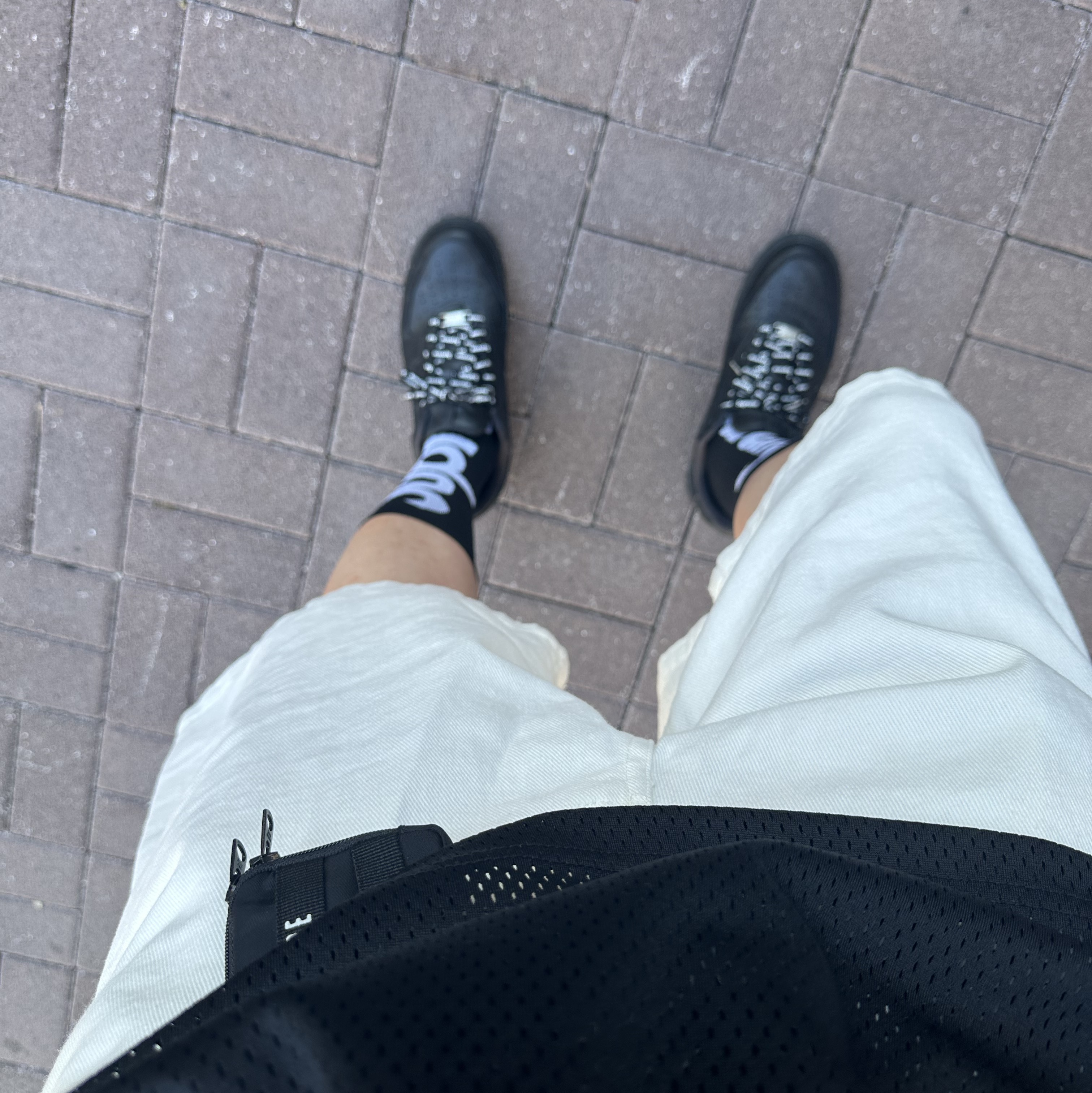 Nike x Supreme Air Force 1 Low Black, Human Made Military Card Case Black 착용 스타일