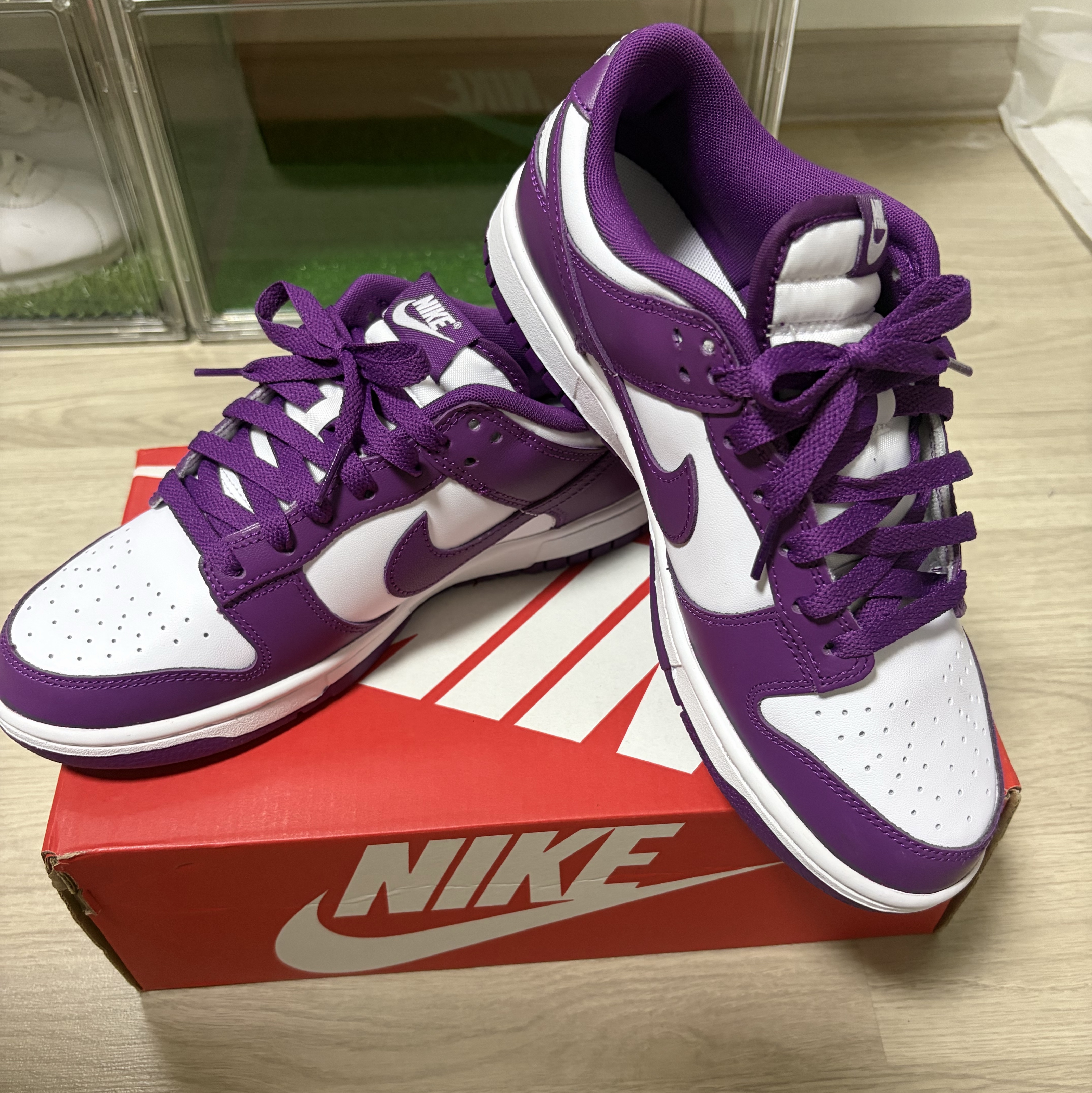 Nike Dunk Low Retro White Viotech 착용 스타일