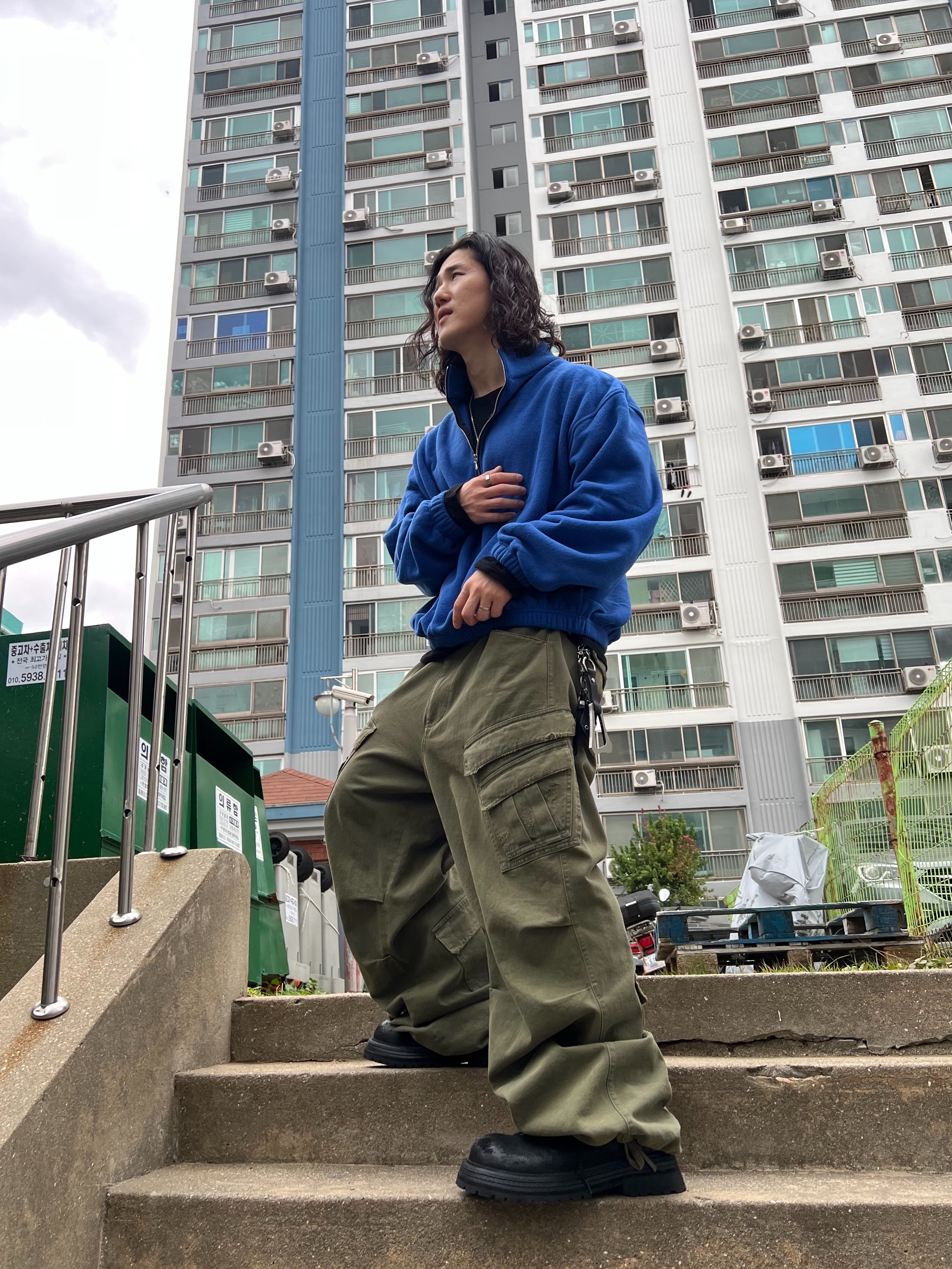 Nonnod Half Zip Fleece Blue, Nonnod Double Pocket Cargo Pants Vintage Khaki 착용 스타일 - 1