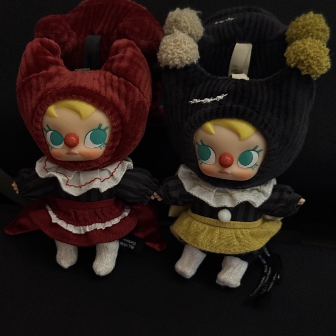 Pop Mart Why So Serious Series Vinyl Plush Pendant String Puppet (Opened Case), Pop Mart Why So Serious Series Vinyl Plush Pendant Crimson Dancer (Opened Case) 착용 스타일