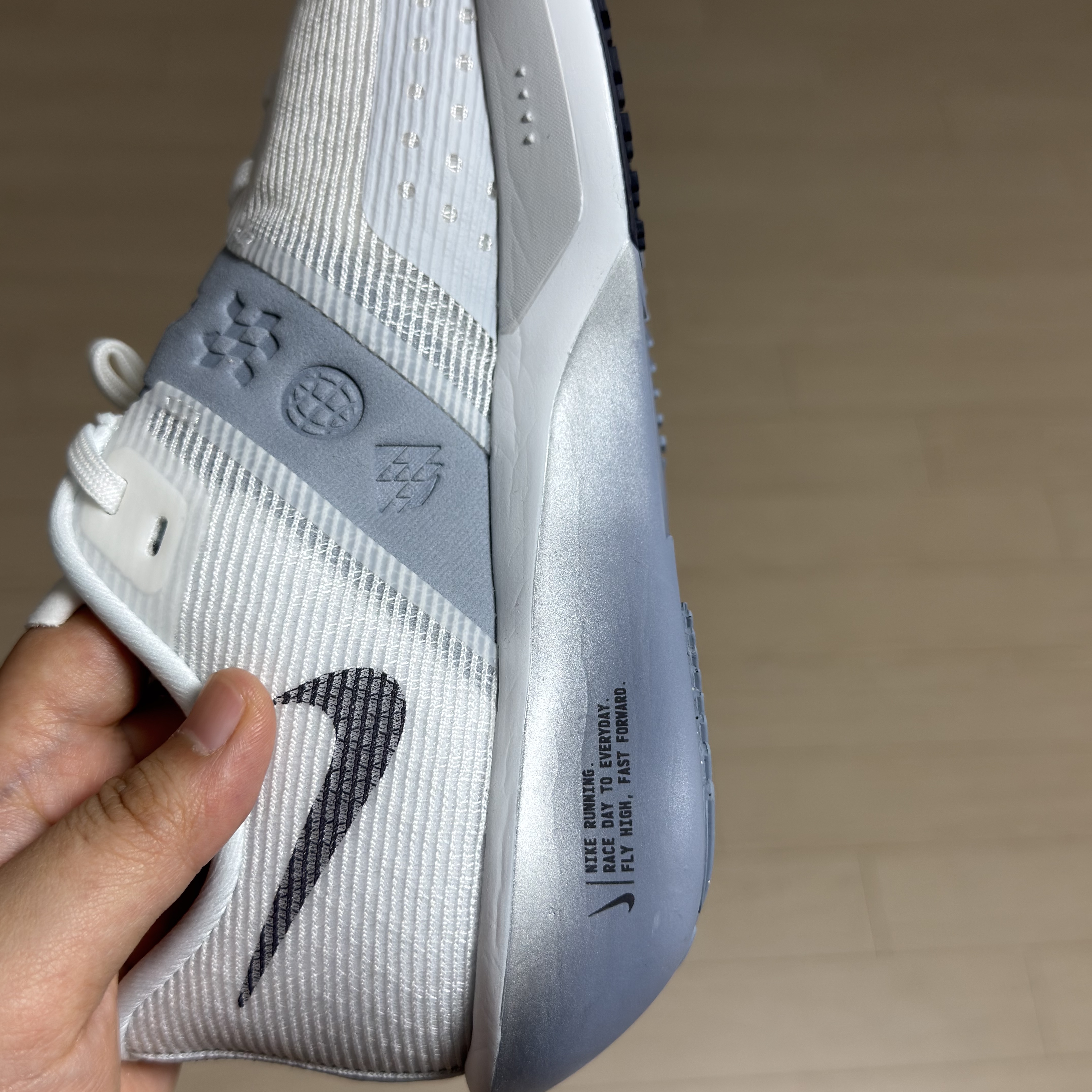 Nike Air Zoom Rival Fly 4 White Pure Platinum 착용 스타일 - 1