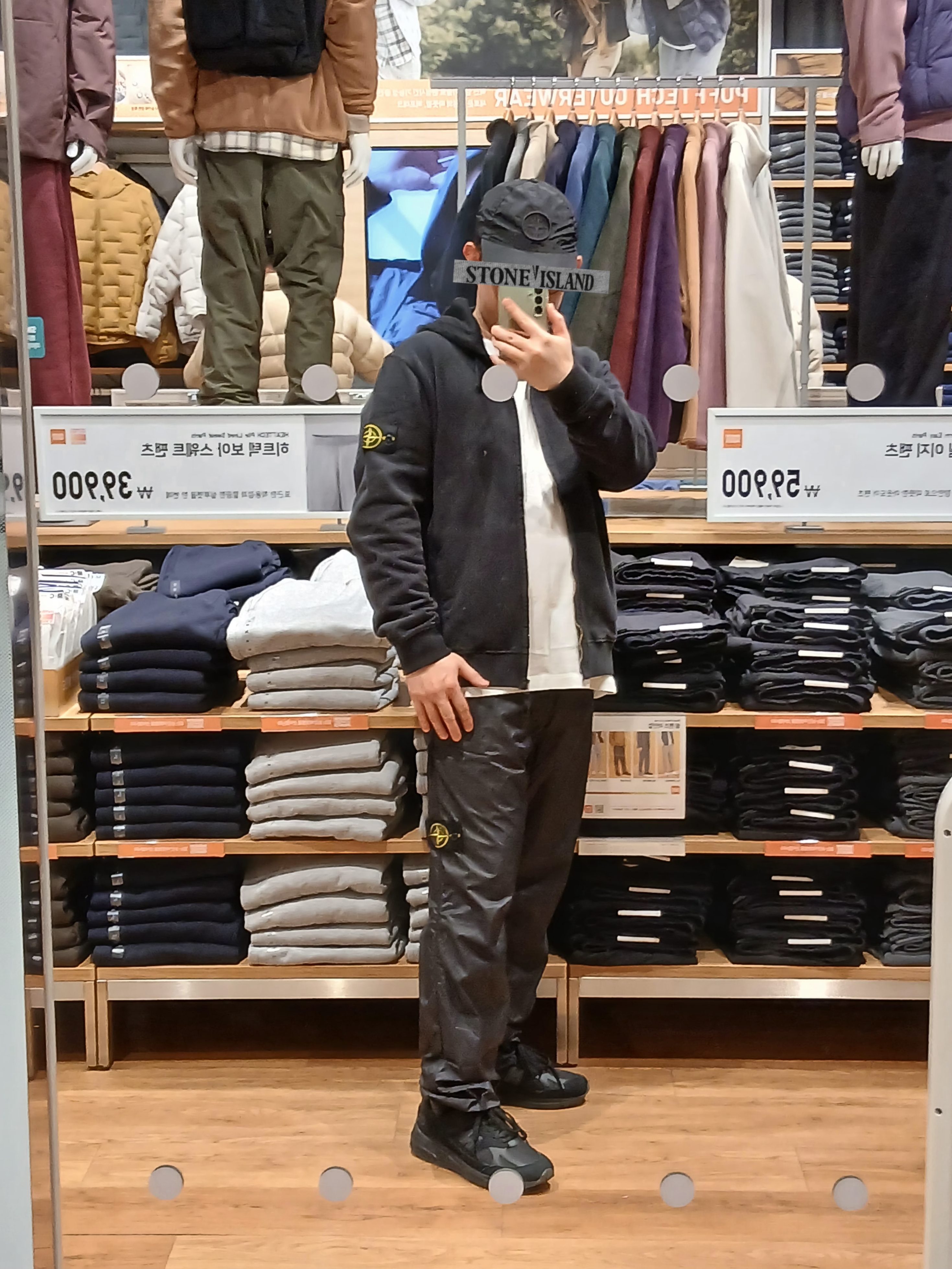 Stone Island 99576 Nylon Metal 6-Panel Cap Black, Arc'teryx Kragg Cotton LS T-Shirt White Light Black 착용 스타일 - 1